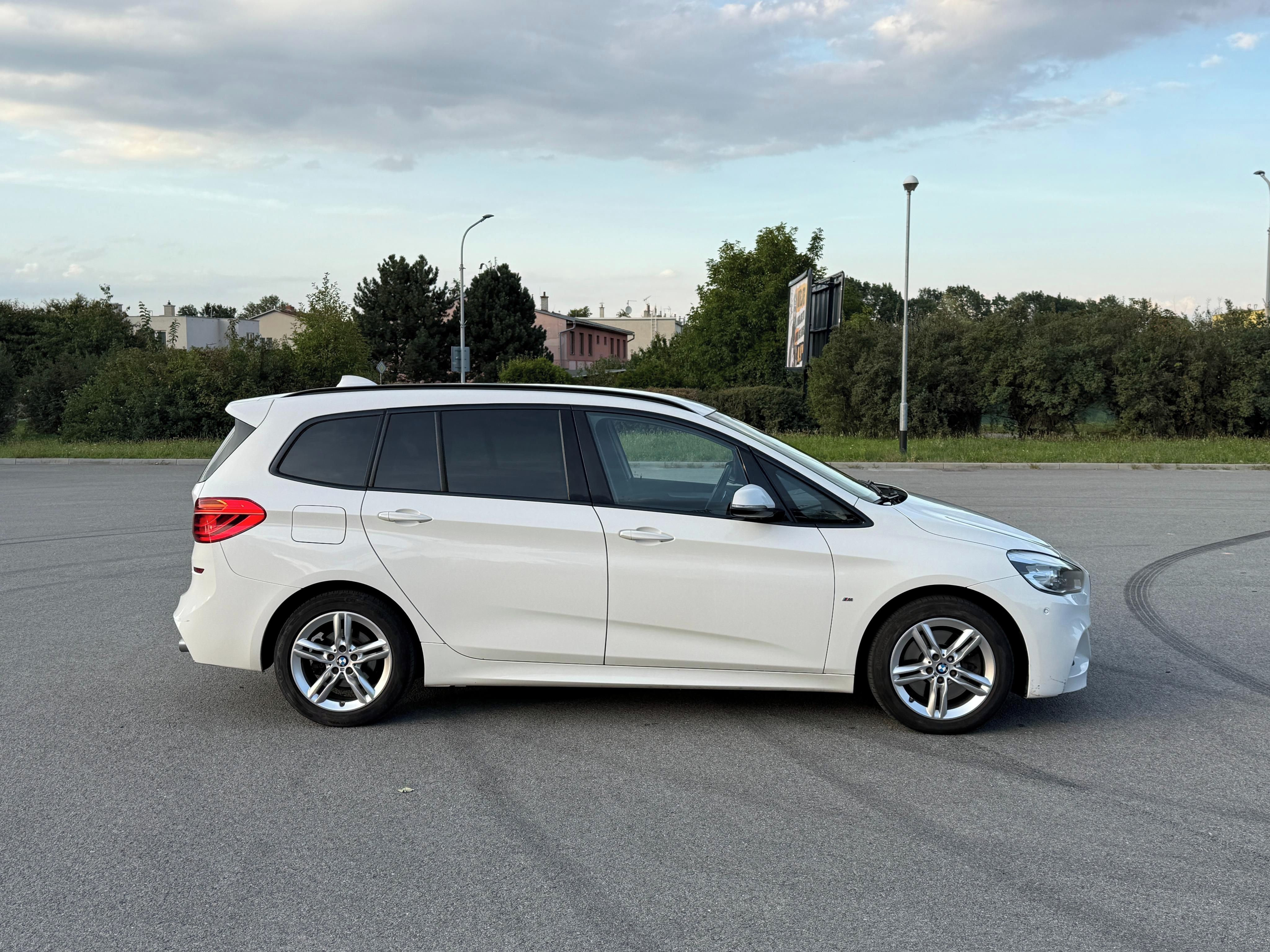 BMW Řada 2, BMW 220d xDrive M Sport - fotka 4