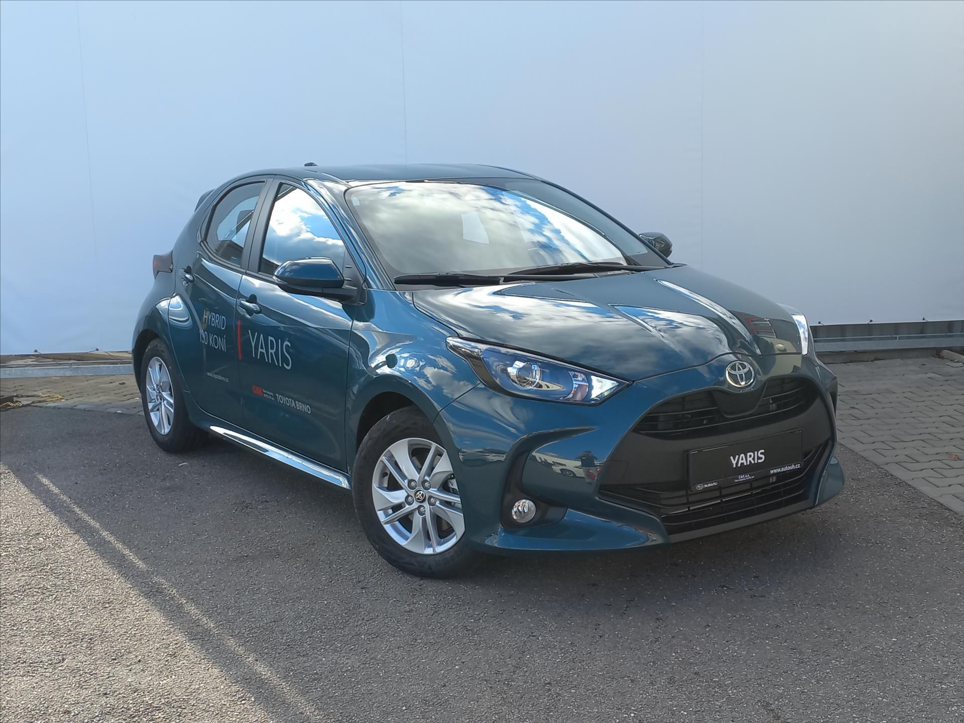Toyota Yaris, 1,5 Hybrid e-CVT 116k  Comfort - fotka 5