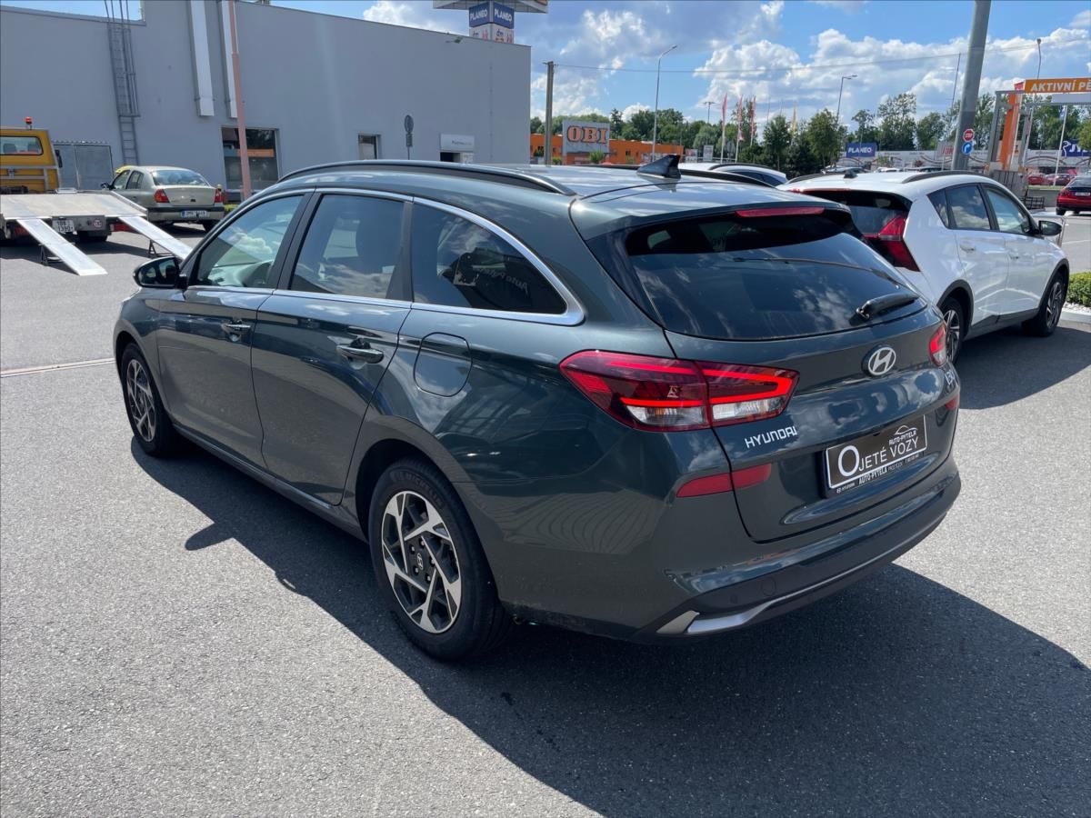 Hyundai i30, 1,0 T-GDi, MT  WG Style Safety - fotka 4