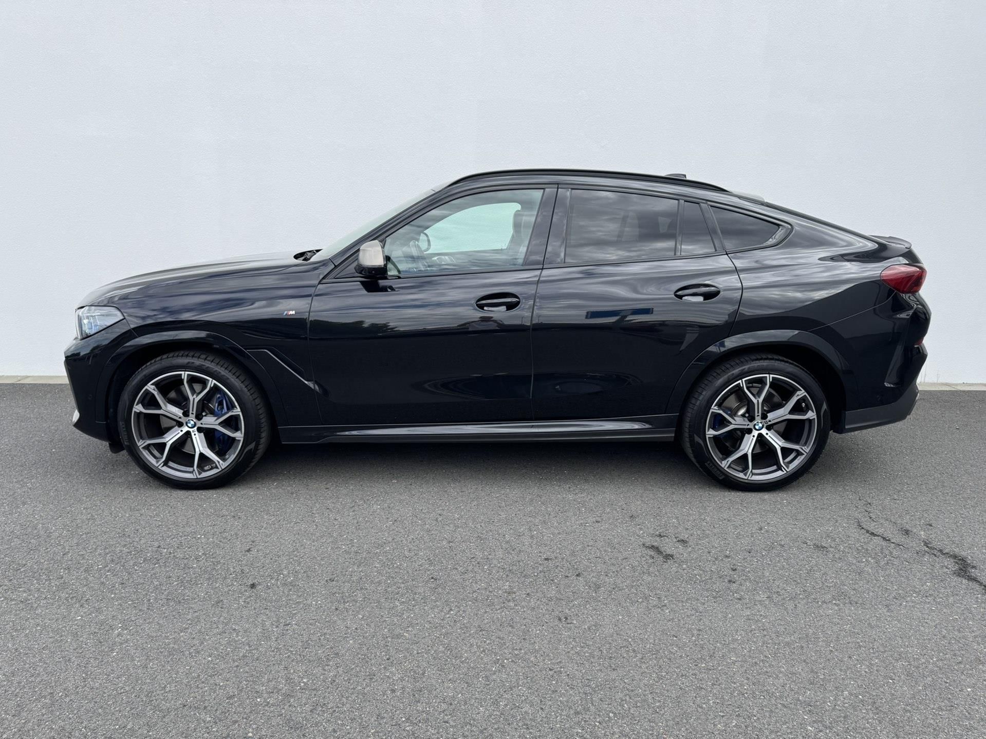 BMW X6, X6 M50i - fotka 4