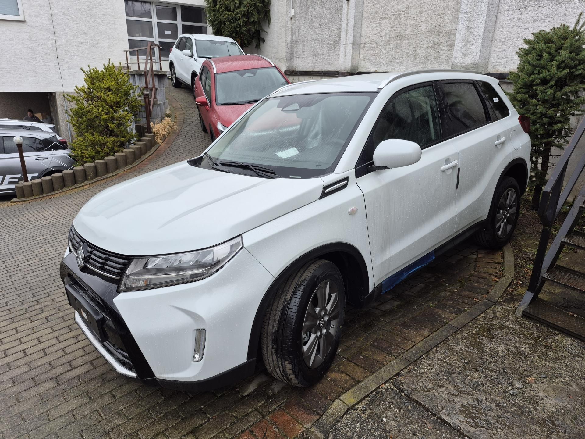 Suzuki Vitara, 1,4 Premium 4x4 hybrid - fotka 2