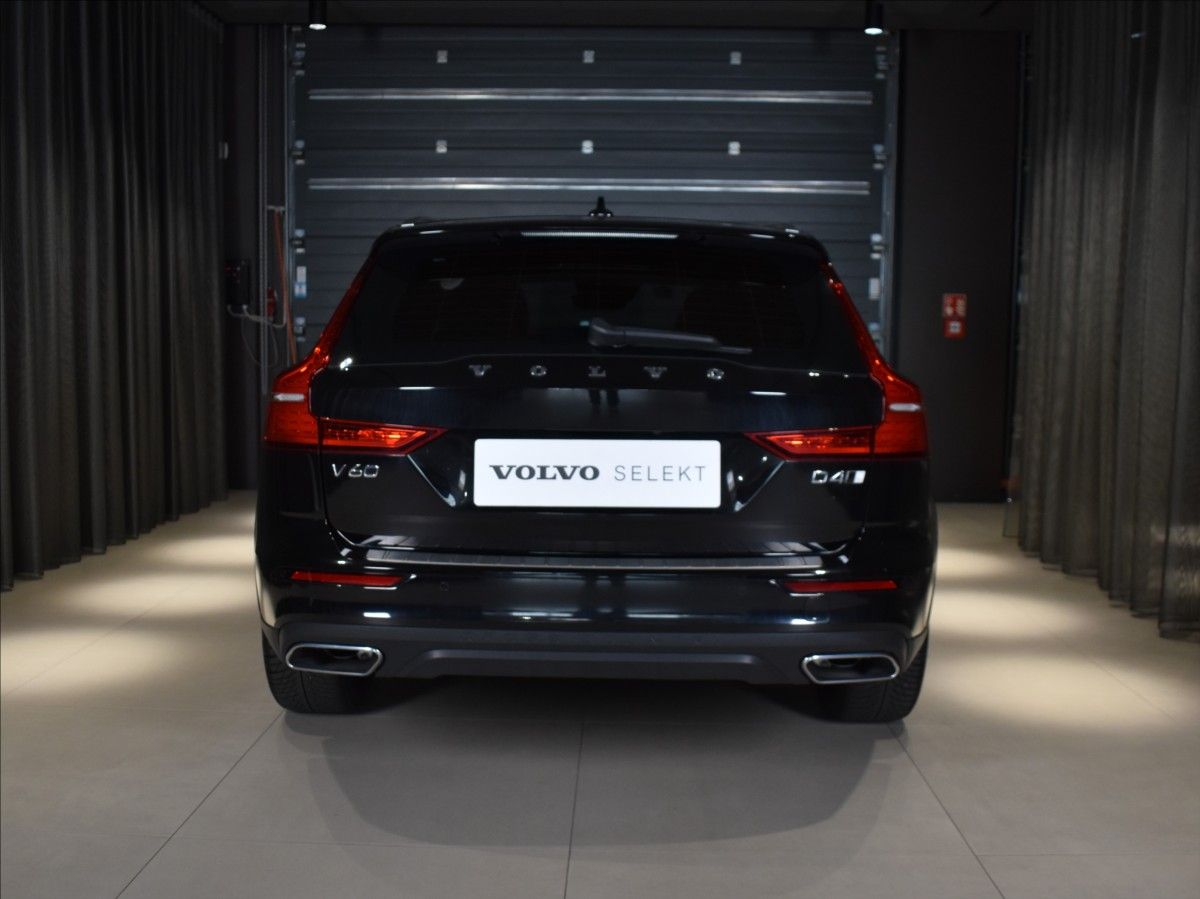 Volvo V60, 2,0 CC D4 AWD Polestar,BLIS - fotka 5