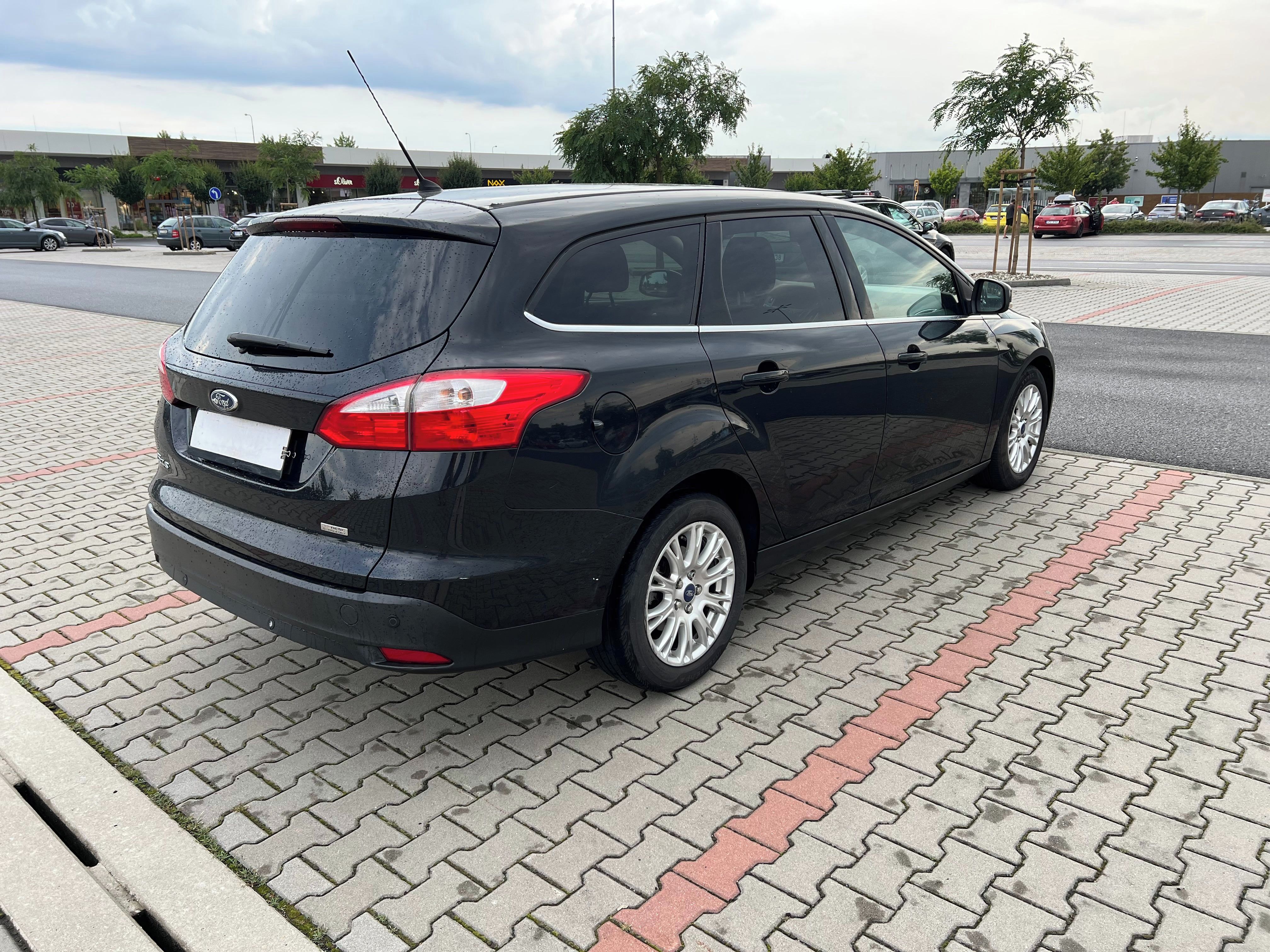 Ford Focus, 1.6 TDCi 77kw digi klima NAVI - fotka 3
