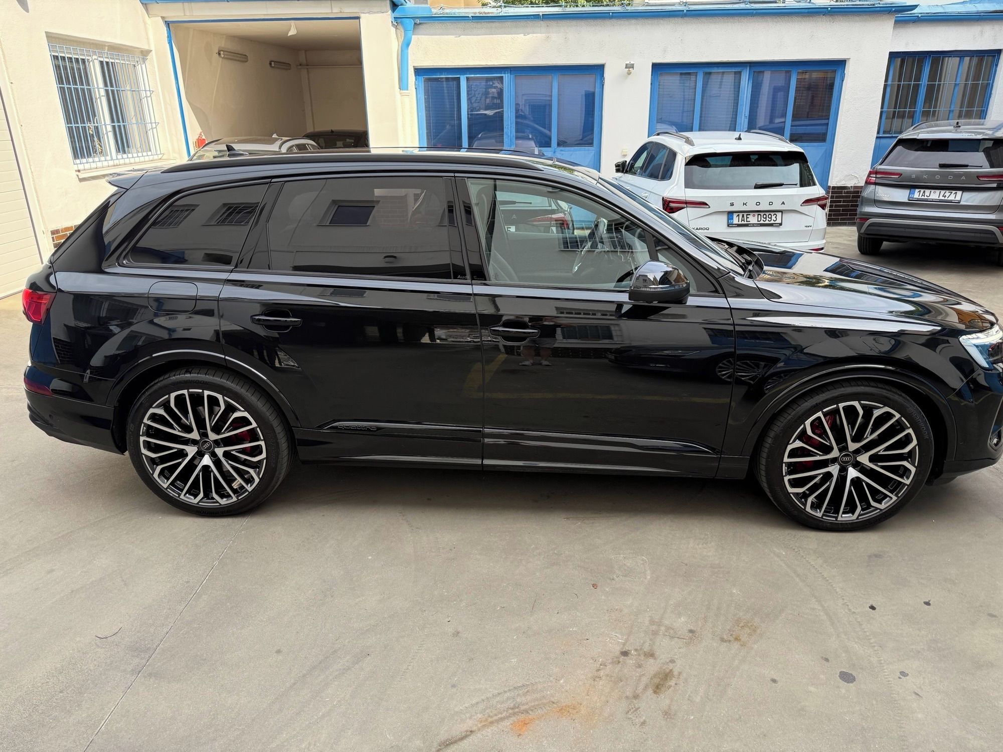 Audi Q7, S-line 3.0 TDI 210 kW 7míst - fotka 6