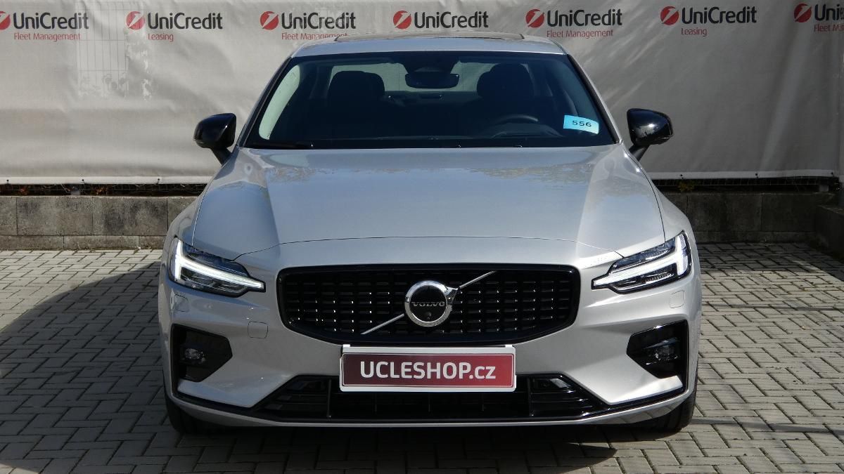 Volvo S60, B5 AWD Ultimate Dark - fotka 2