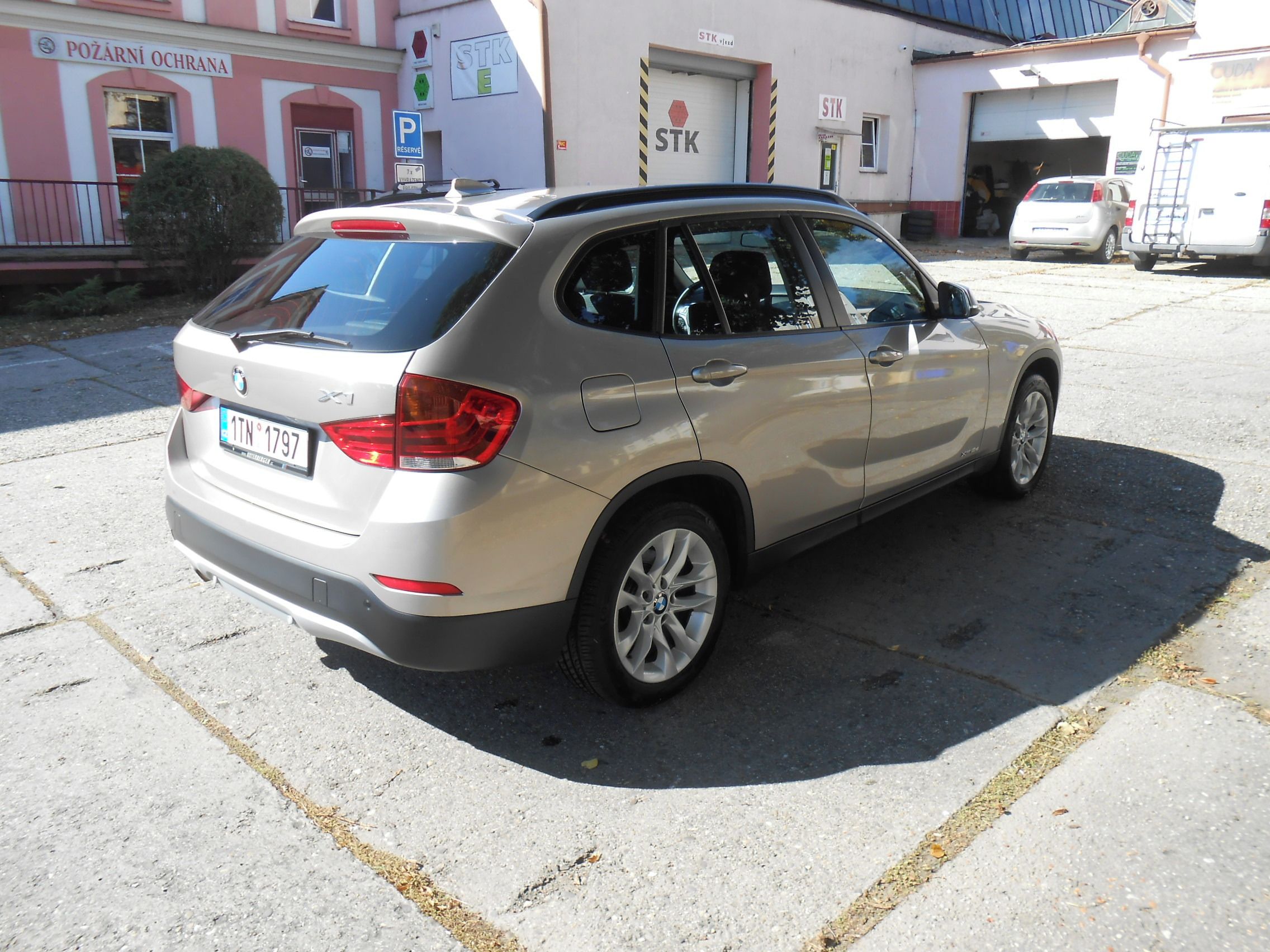 BMW X1, X-Drive 18d 105kW - fotka 4