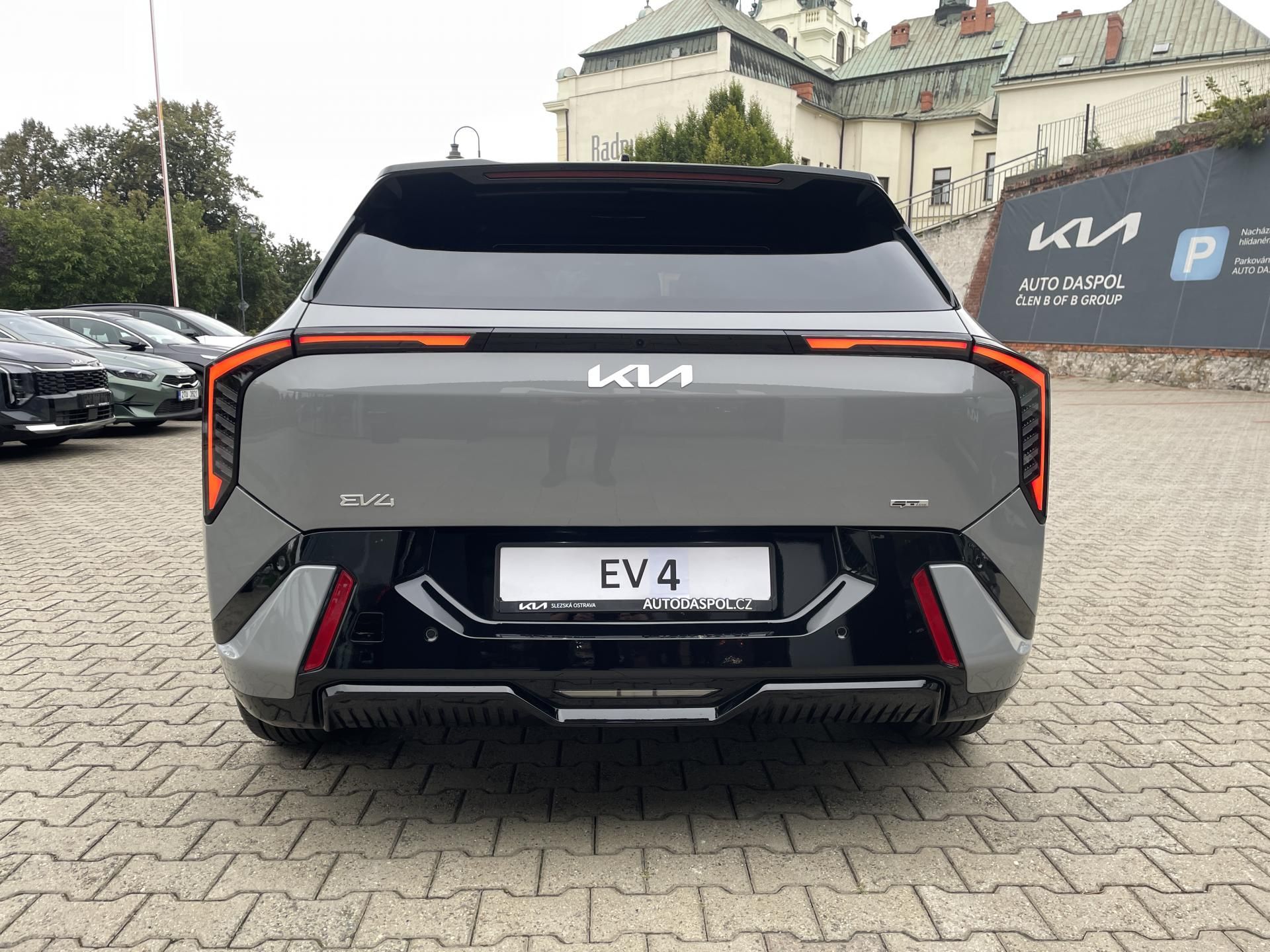 Kia EV4, 4x2 GT-LINE 150 KW+ 81,4 KWH - fotka 4