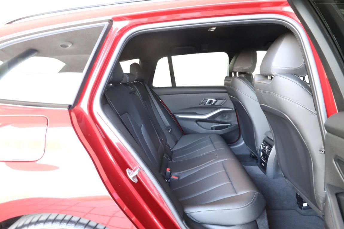 BMW Řada 3, 320d xDrive Touring - fotka 6