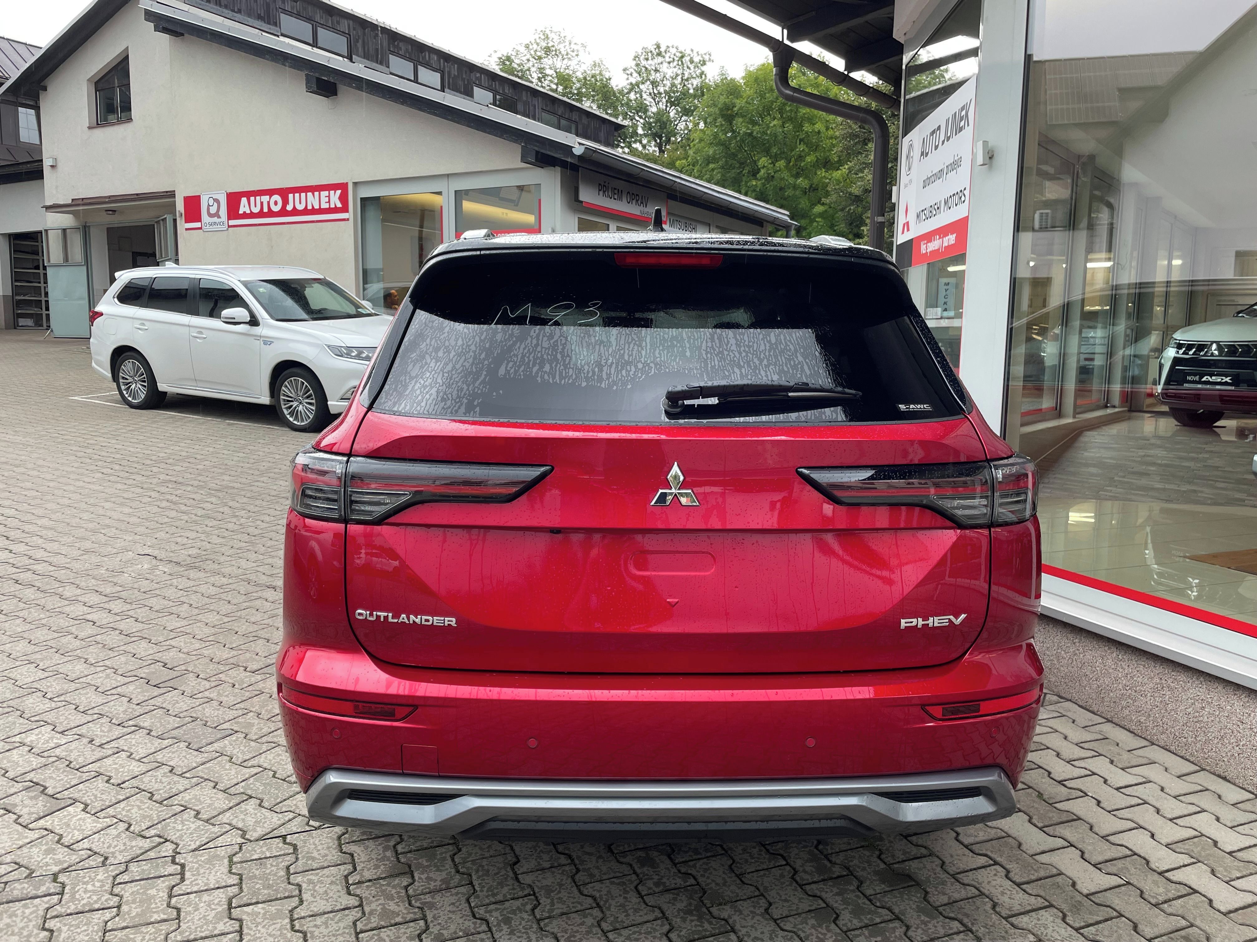 Mitsubishi Outlander, 2.4 PHEV INSTYLE - fotka 4