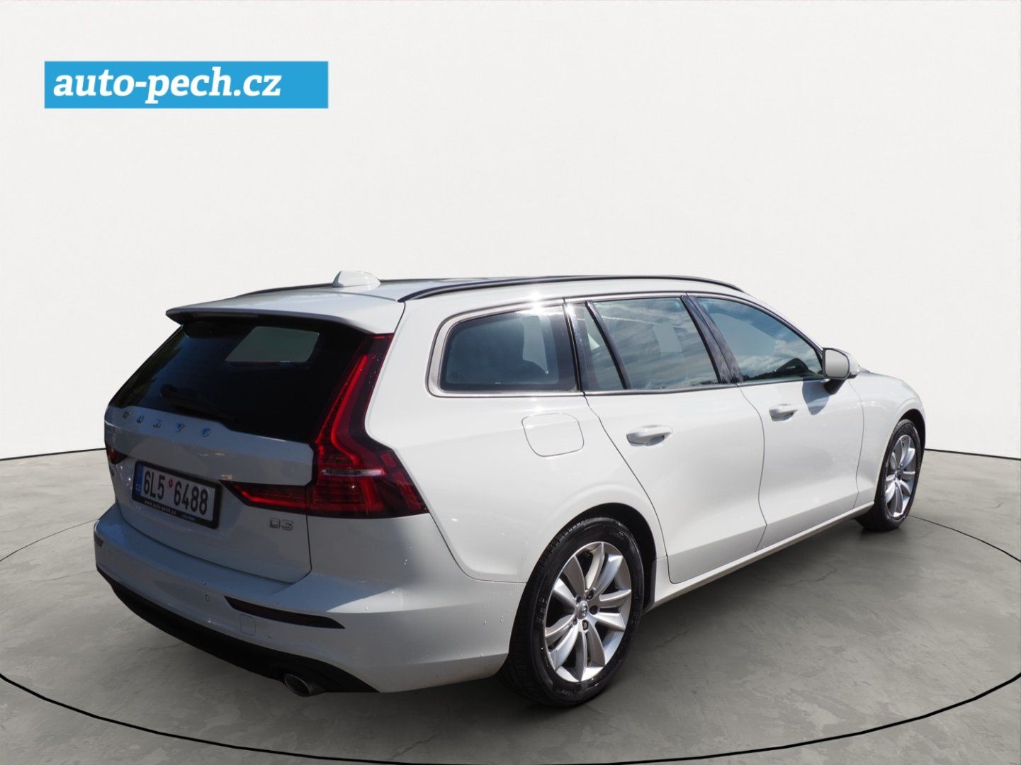 Volvo V60, 2.0 D3 momentum, nové rozvody - fotka 4