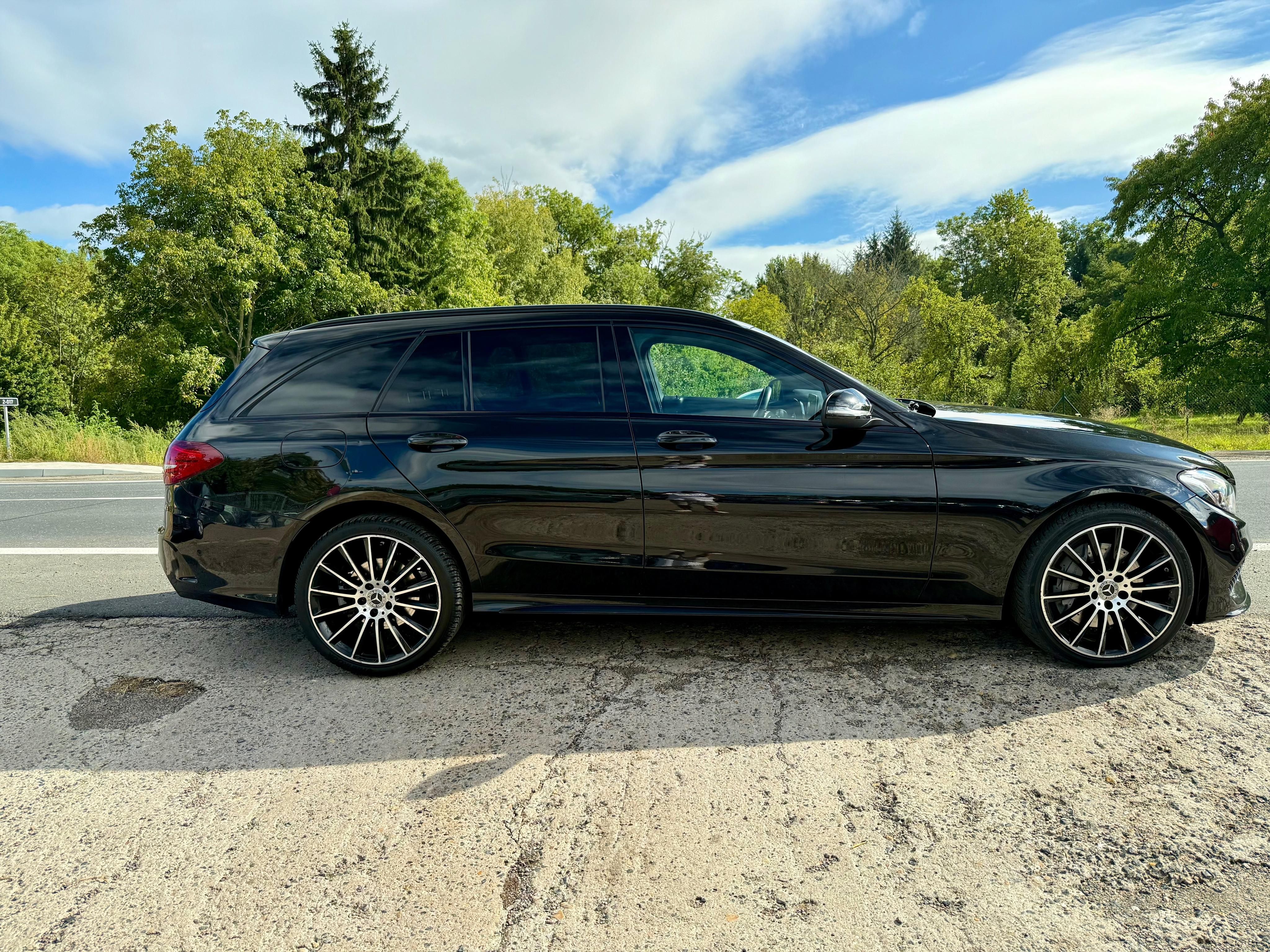 Mercedes-Benz Třídy C, 250D 4MATIC AMG ČR - fotka 5