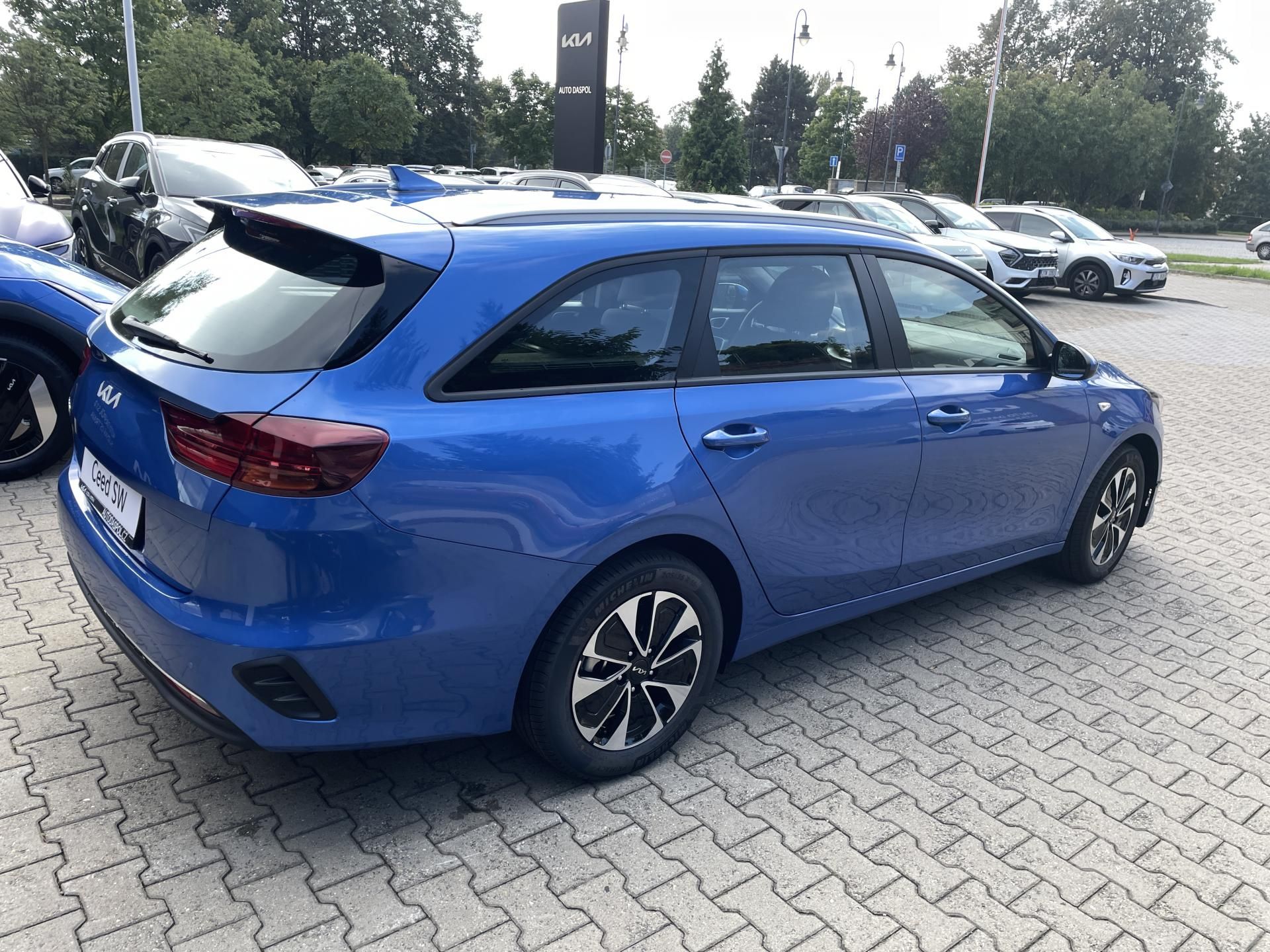 Kia Cee´d, SW 1,5T-GDi 7DCT SPIN"ref.vůz" - fotka 3