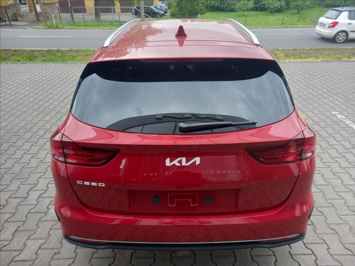 Kia Cee´d, 1,5 T-GDi  TOP + BUS - fotka 4