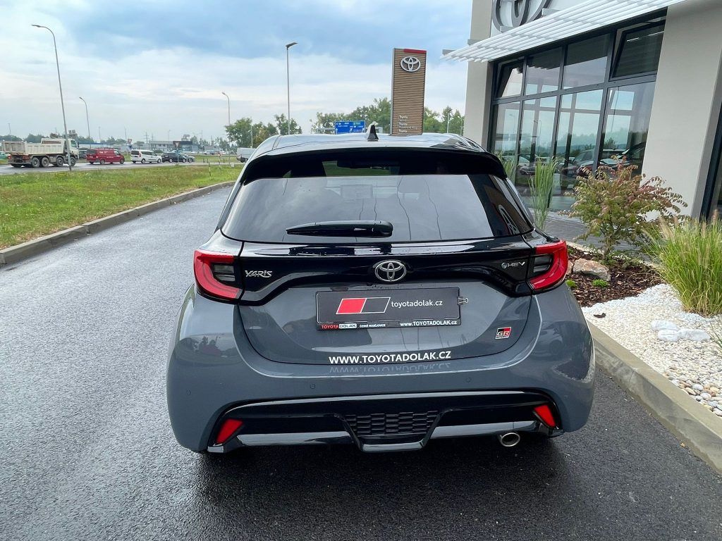 Toyota Yaris, 1.5.Hybrid 130 HP GR Sport - fotka 6