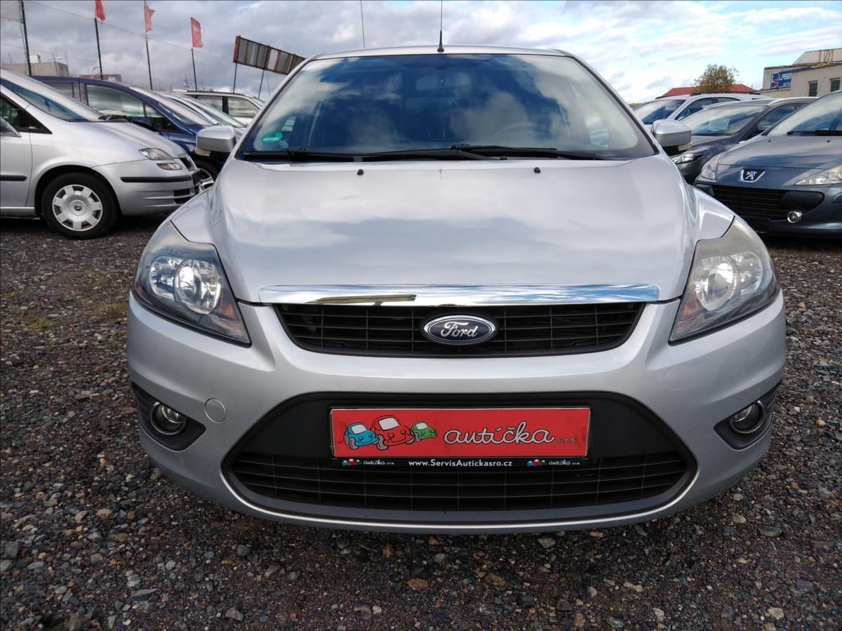 Ford Focus, 1,6   i 1.MAJ*Klima*Tažné* - fotka 2