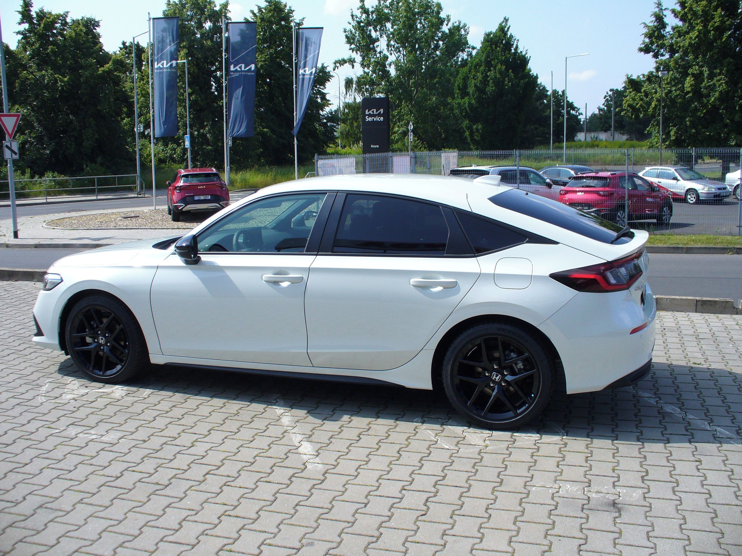 Honda Civic, 2,0 e-HEV Sport - fotka 4