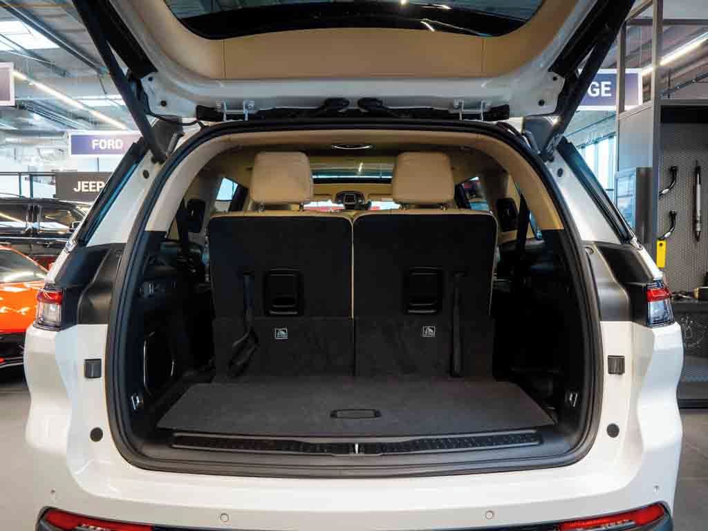 Jeep Grand Cherokee, 3.6 Limited L 4x4 Luxury 7míst - fotka 6