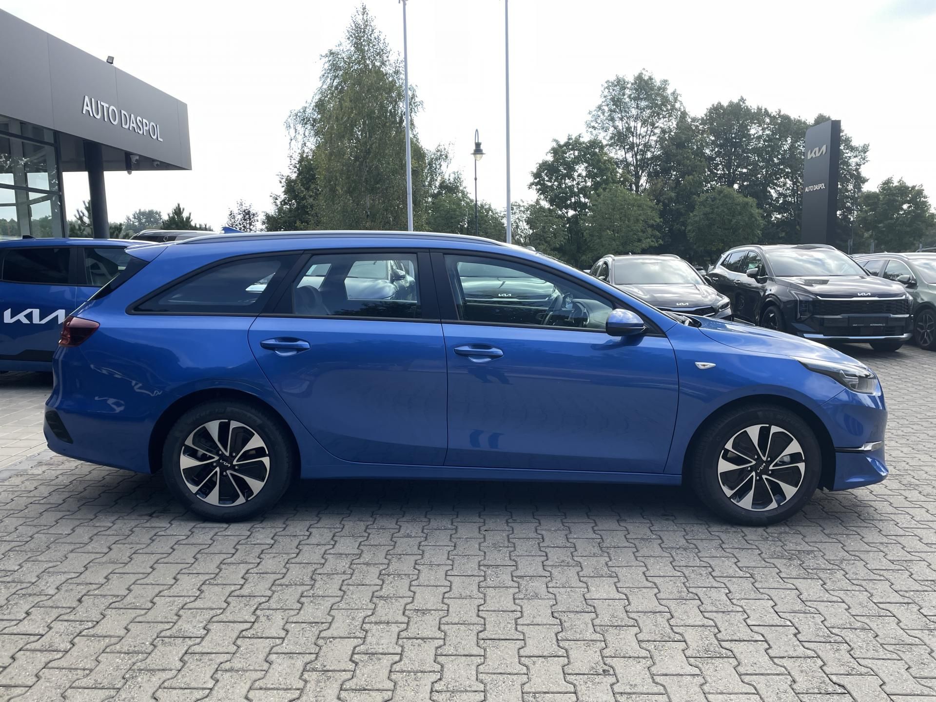 Kia Cee´d, SW 1,5T-GDi 7DCT SPIN"ref.vůz" - fotka 2