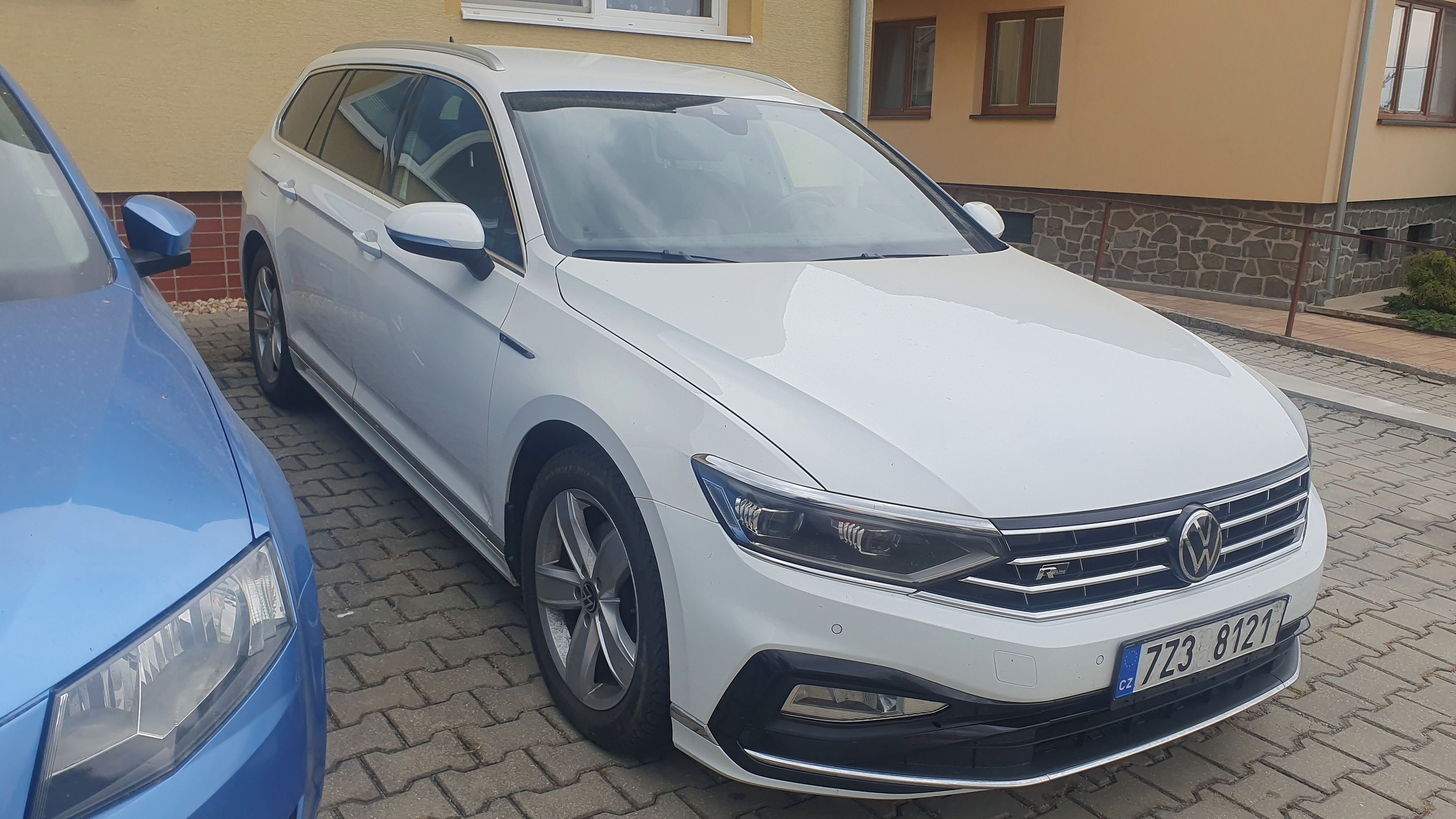 Volkswagen Passat, 2.0 TDI 147 kw R-Line, Matrix - fotka 3