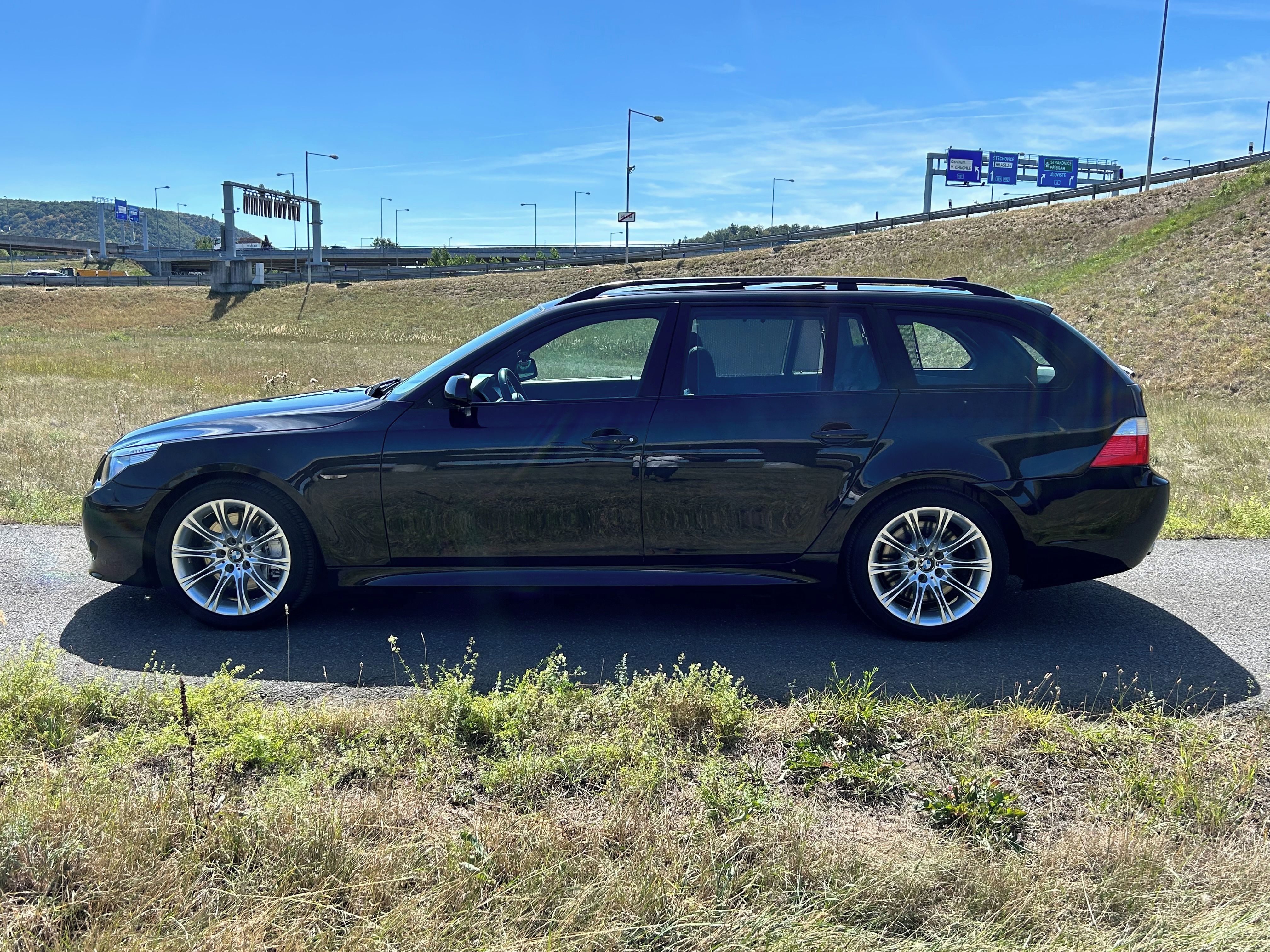 BMW Řada 5, 535d, M paket, Carbonschwarz - fotka 4