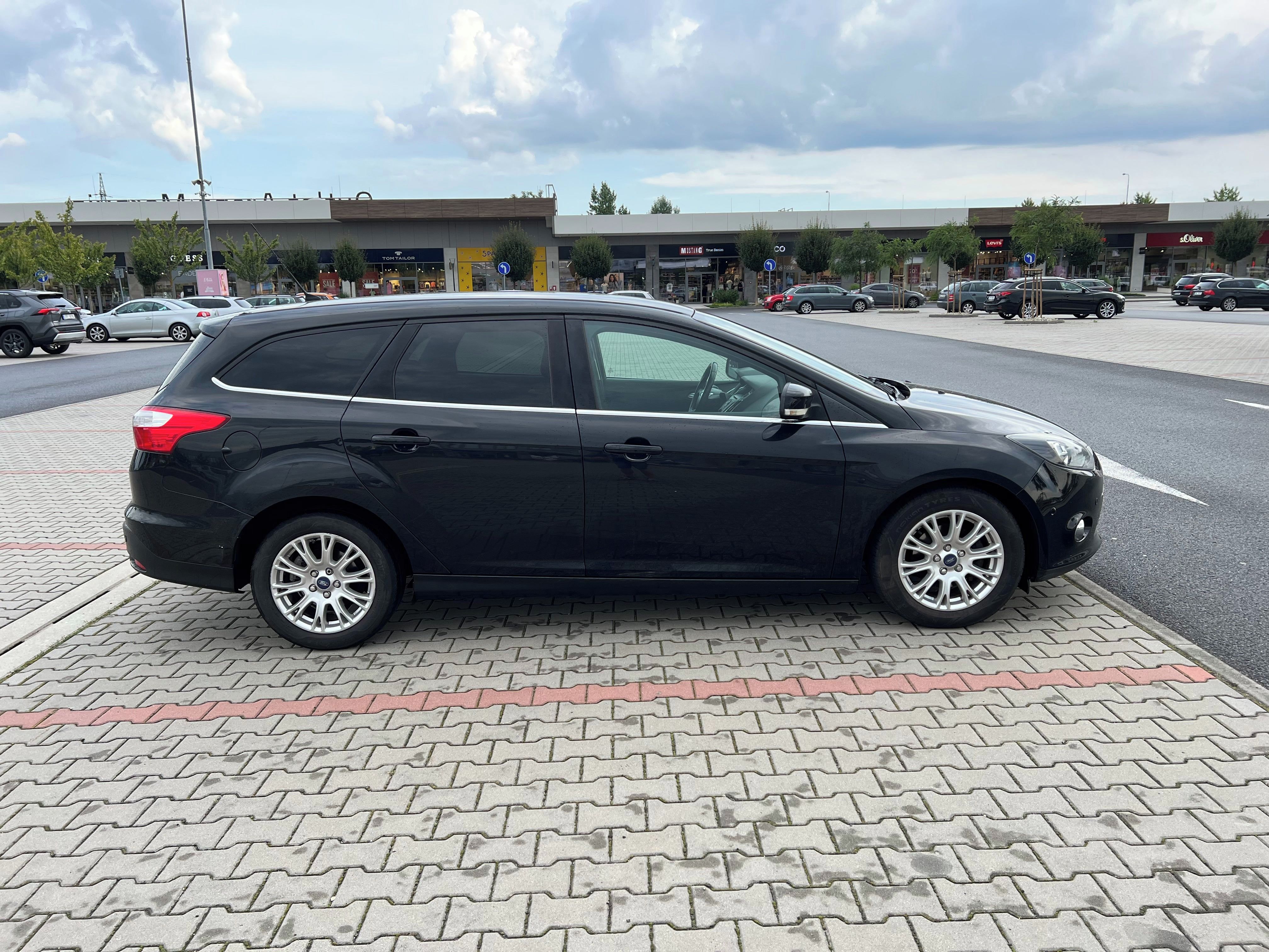 Ford Focus, 1.6 TDCi 77kw digi klima NAVI - fotka 2