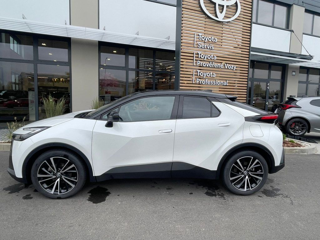 Toyota C-HR, 2.0 Hybrid FWD Executive - fotka 3