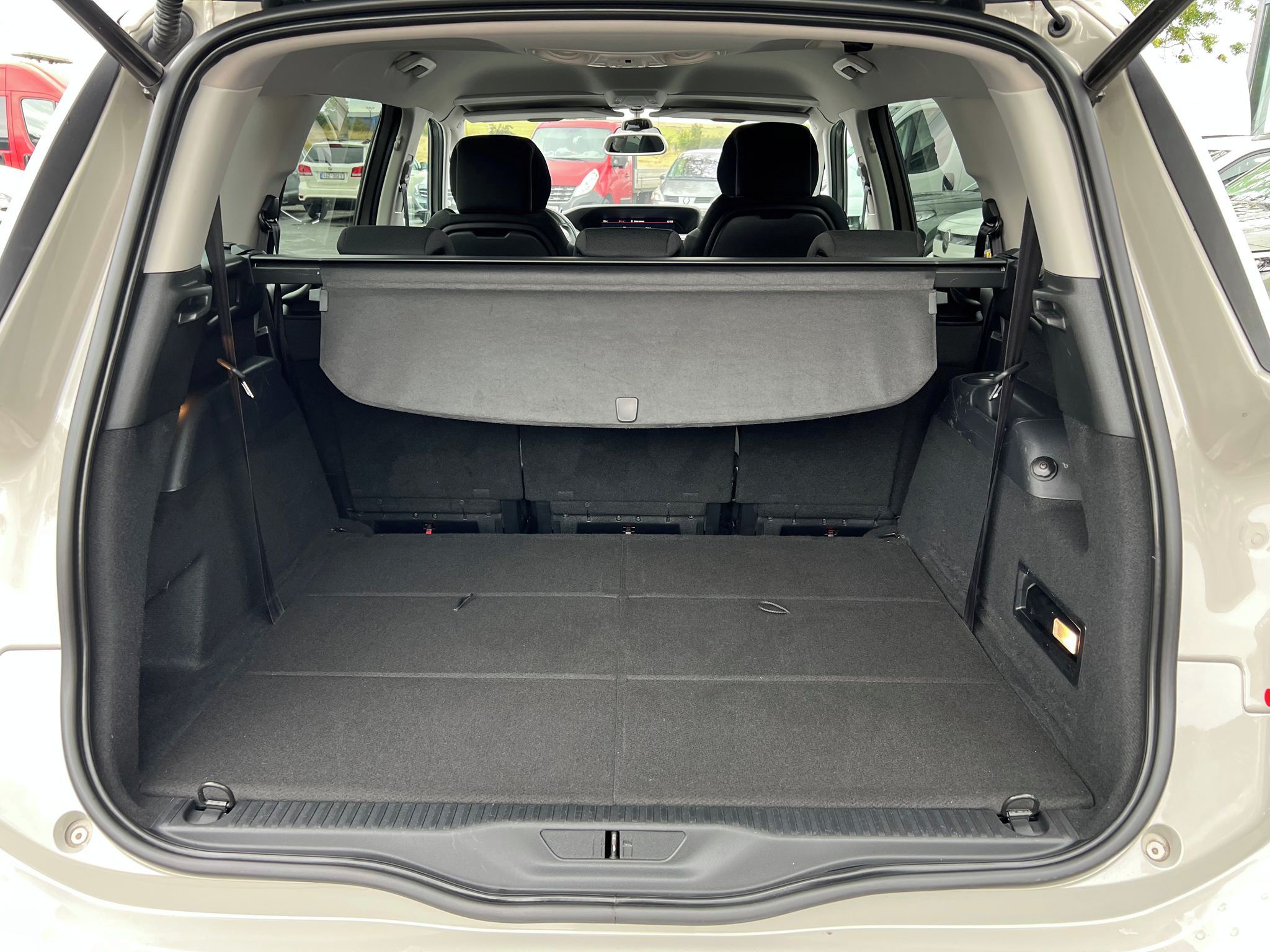 Citroën Grand C4 Picasso, 1.2 130k 7MÍST ZÁRUKA SERVIS - fotka 6