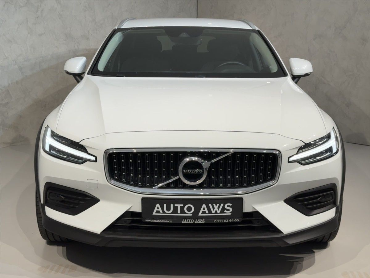 Volvo V60, 2,0 B4 AWD  Cross Country LED - fotka 2