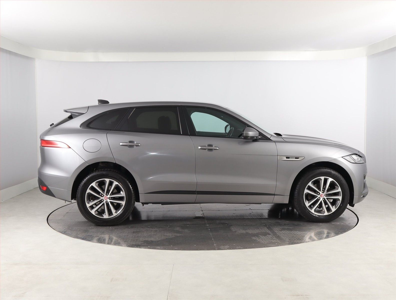 Jaguar F-Pace, 25d AWD, NOVÁ CENA, 4X4 - fotka 6