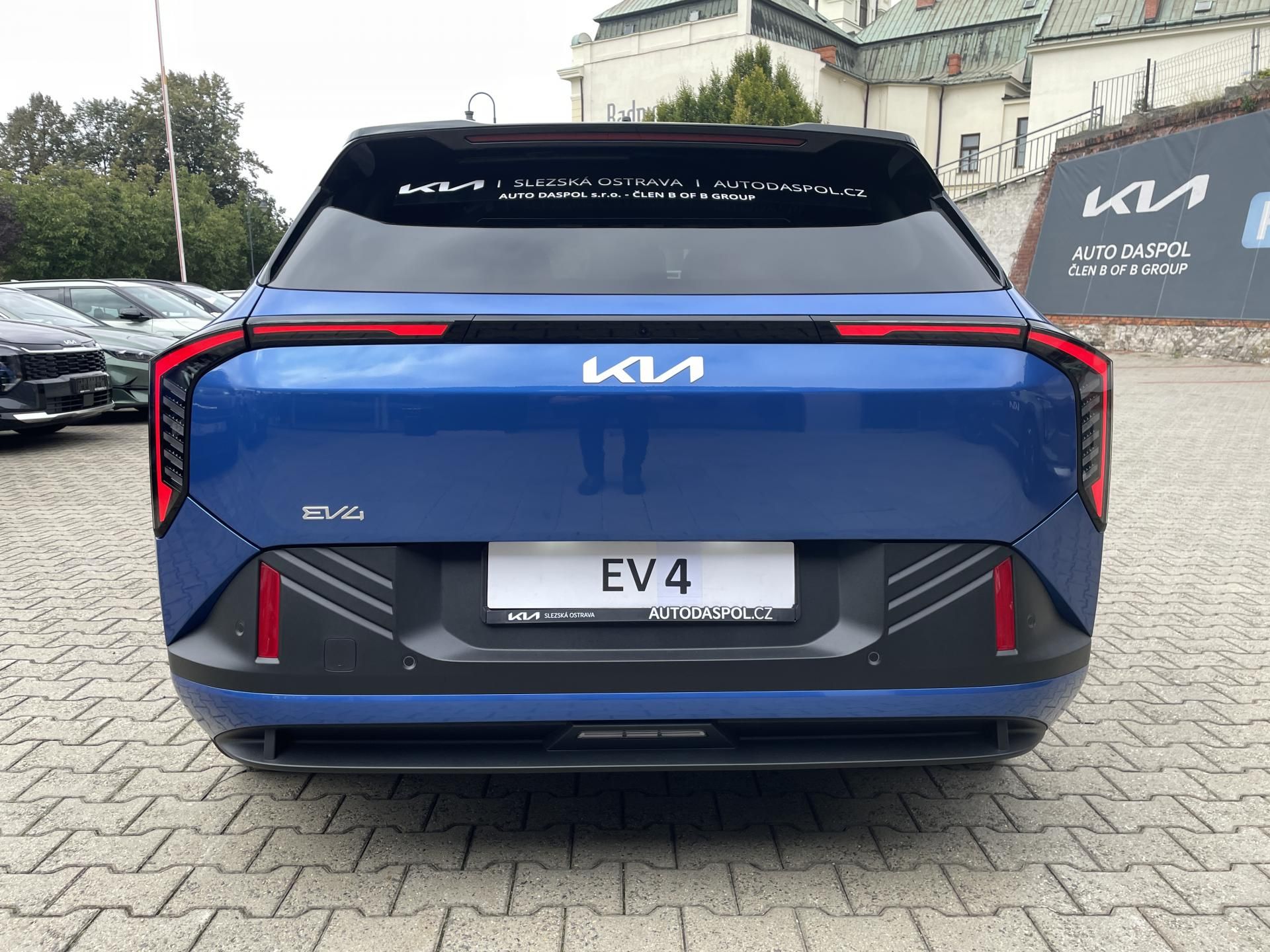 Kia EV4, EARTH 150 KW + 81,4 KWH "AKCE" - fotka 4