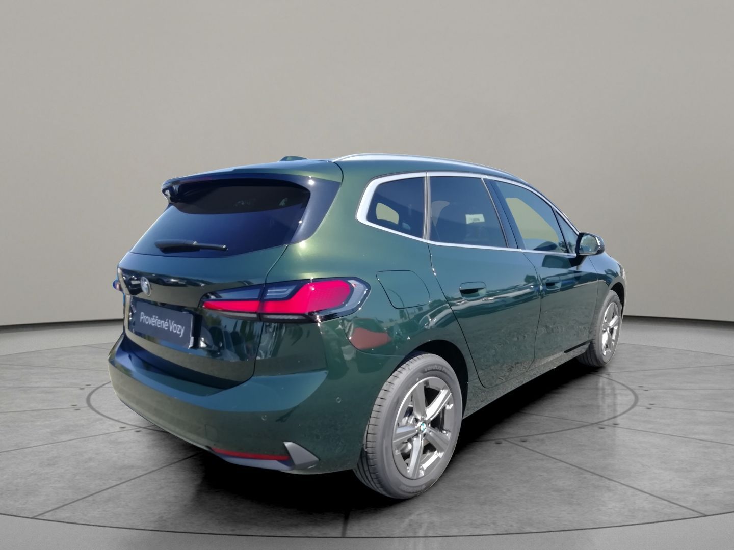 BMW Řada 2, 218i 100 kW Active Tourer - fotka 2