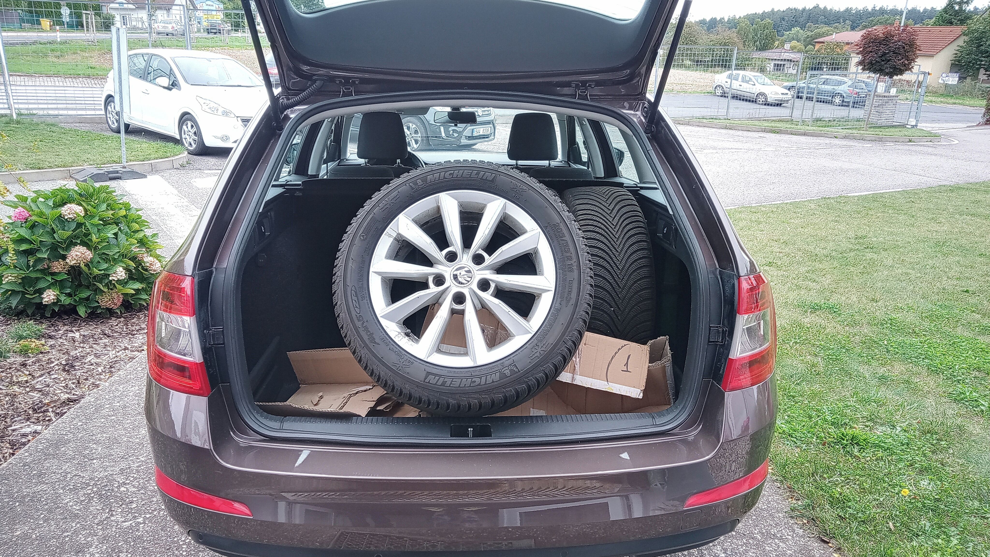 Škoda Octavia, 1.MAJITEL,SERVISOVÁNO - fotka 6