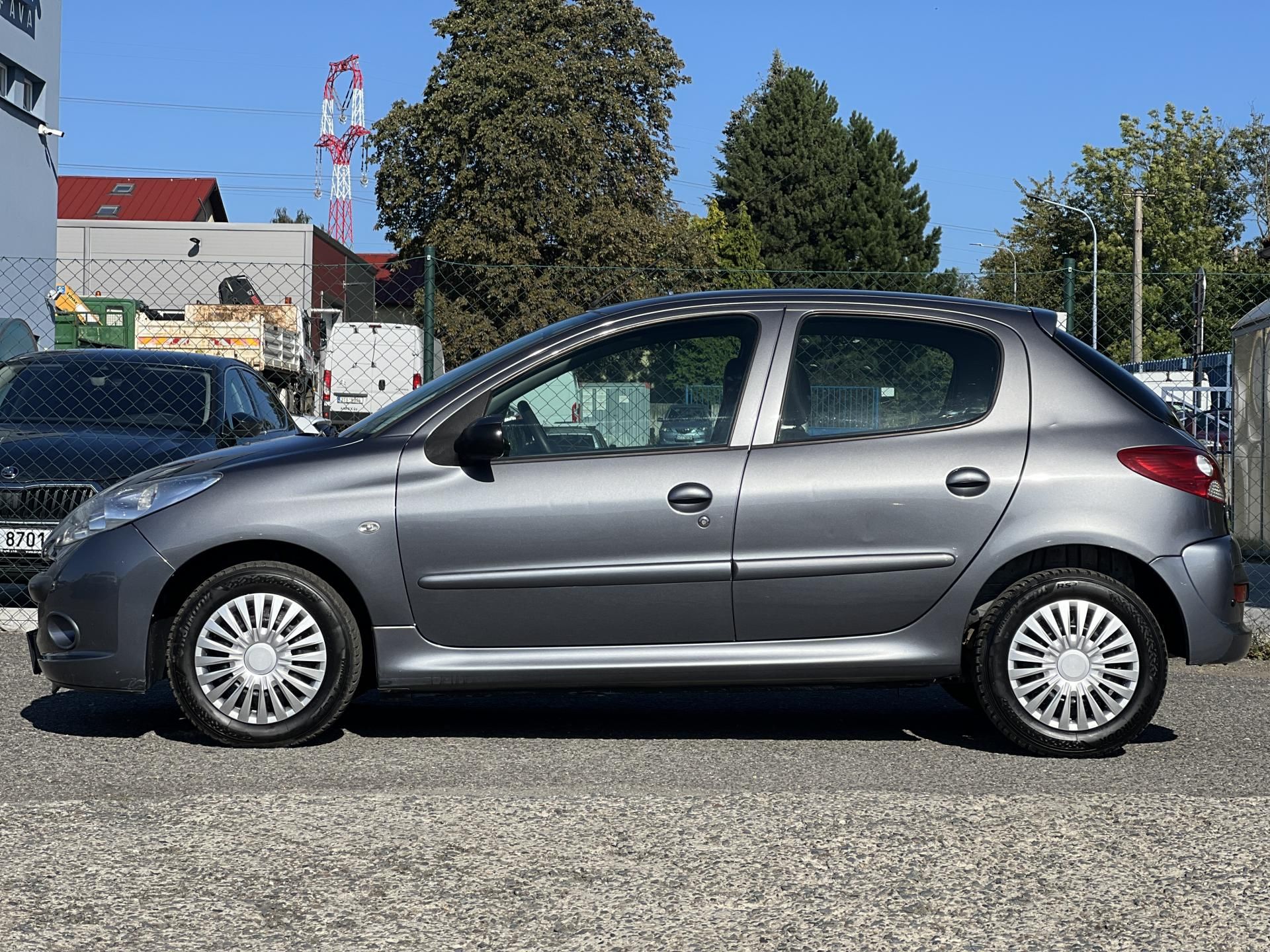Peugeot 206, + 1.1i  KLIMA  KOUPENO V ČR - fotka 4