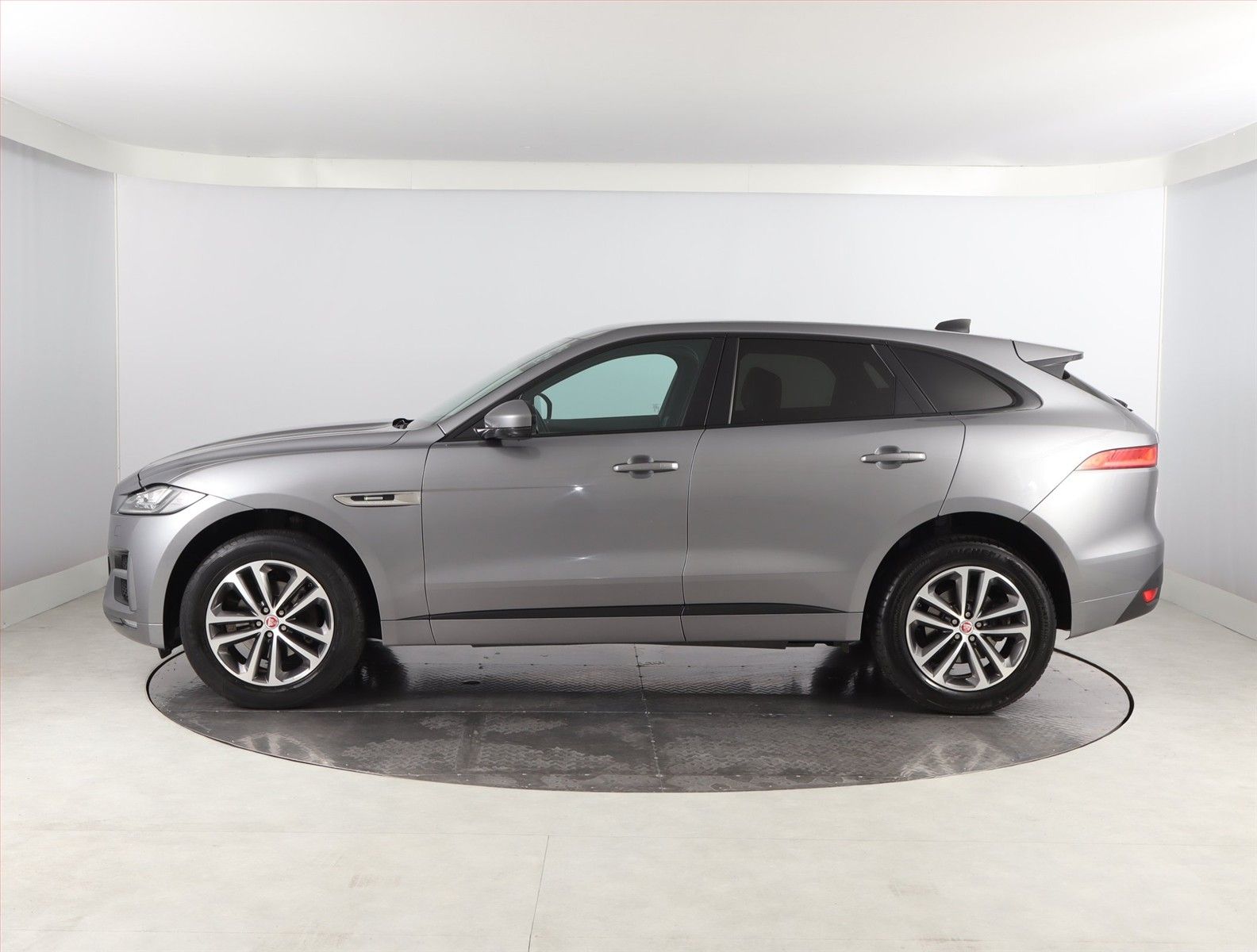 Jaguar F-Pace, 25d AWD, NOVÁ CENA, 4X4 - fotka 3