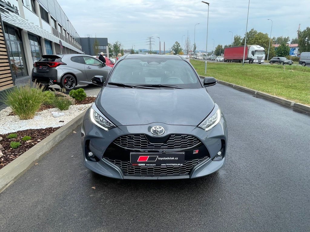 Toyota Yaris, 1.5.Hybrid 130 HP GR Sport - fotka 2