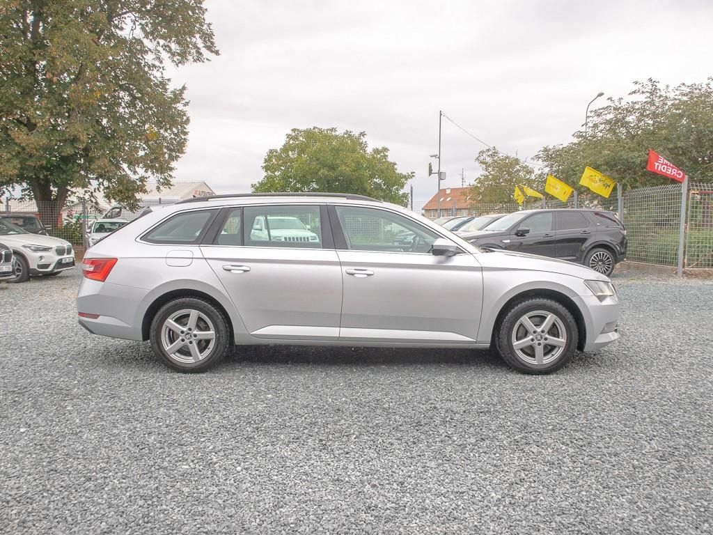 Škoda Superb, ČR 2.0TDI 110KW DSG – NAVI - fotka 4