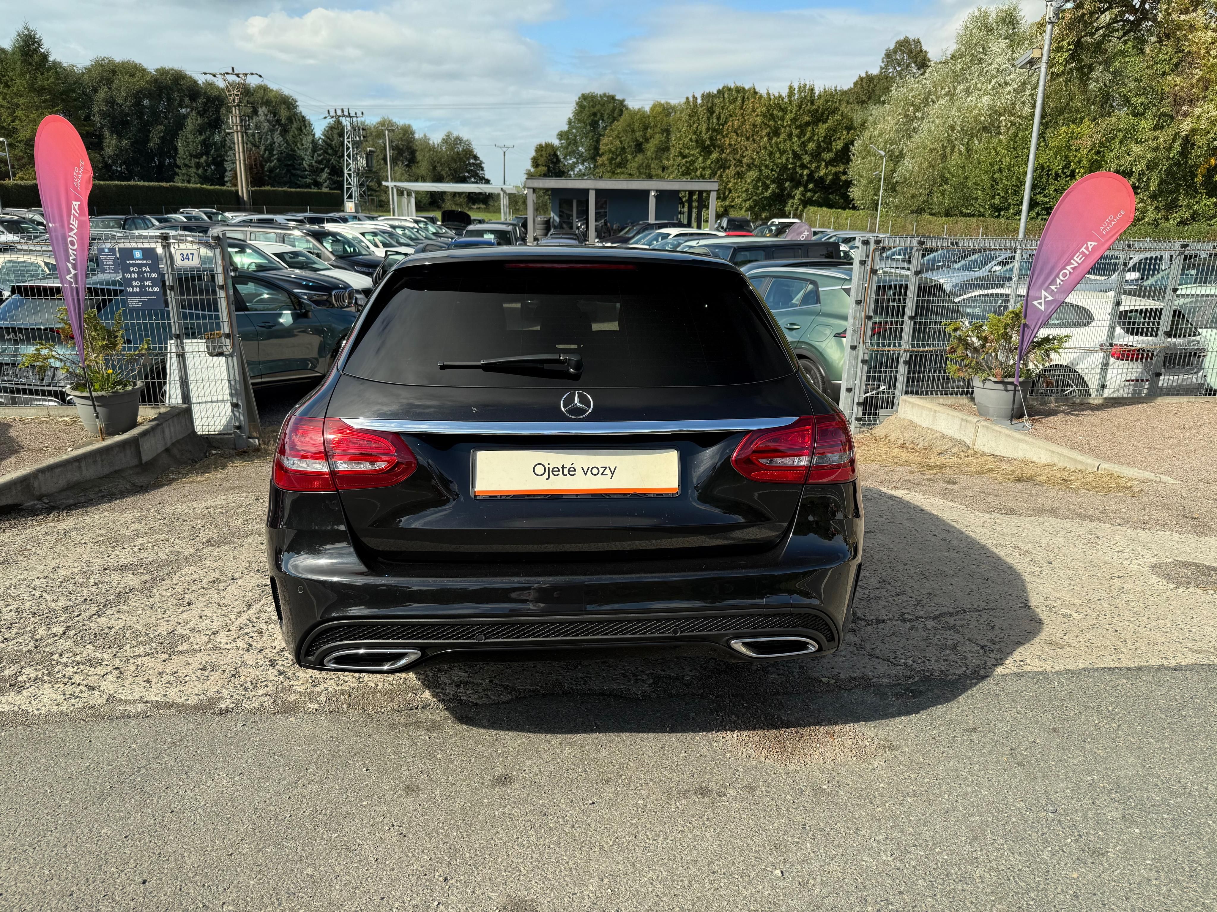 Mercedes-Benz Třídy C, 250D 4MATIC AMG ČR - fotka 6
