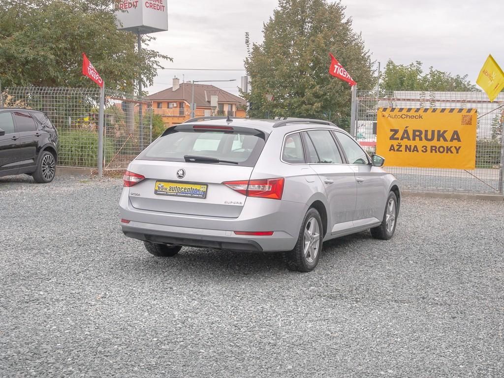 Škoda Superb, ČR 2.0TDI 110KW DSG – NAVI - fotka 5