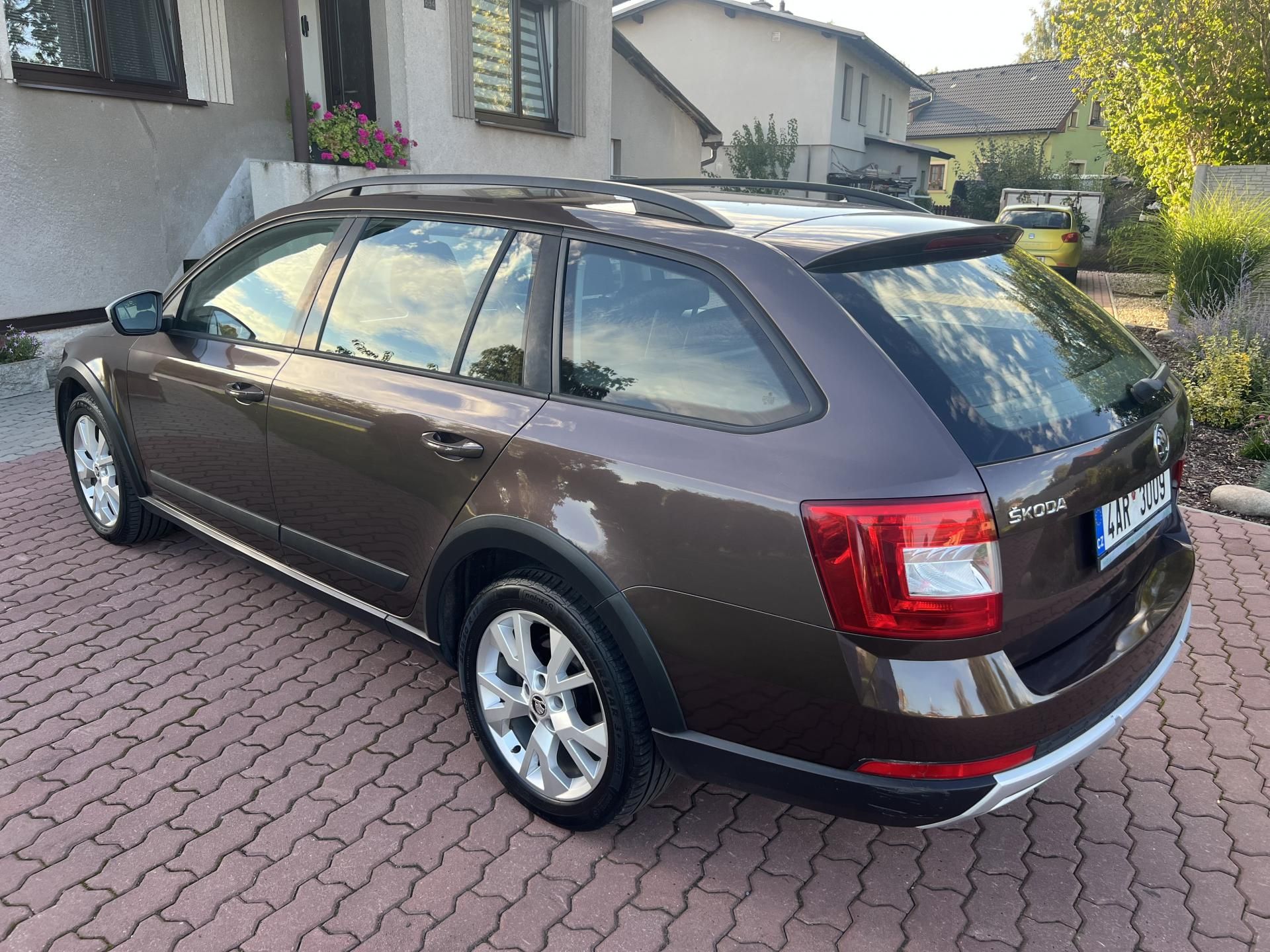 Škoda Octavia, 2.0TDI 110KW,4x4,SCOUT,ALU - fotka 5