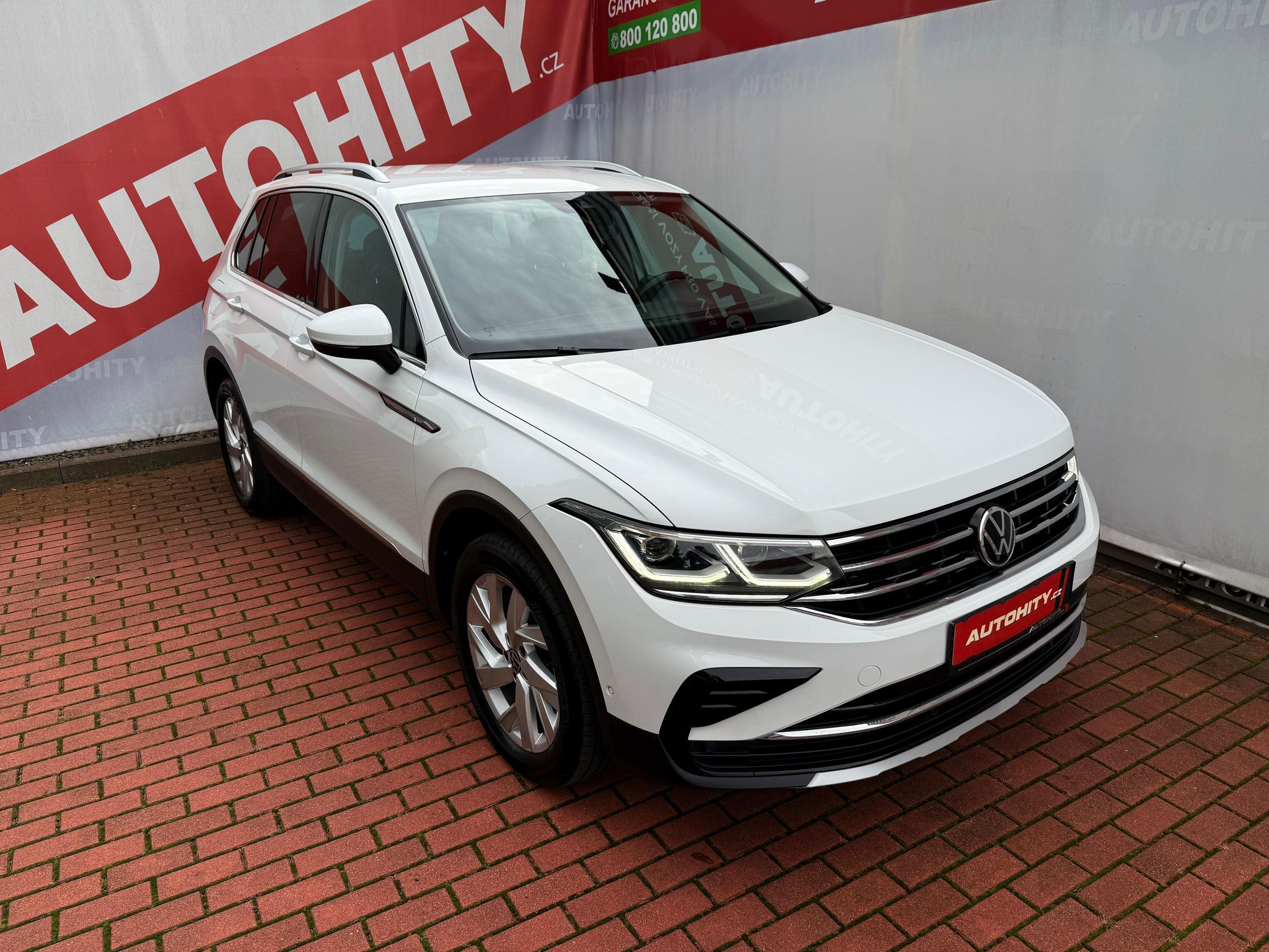 Volkswagen Tiguan, 2.0 TDi Elegance DSG 4x4, ČR - fotka 5