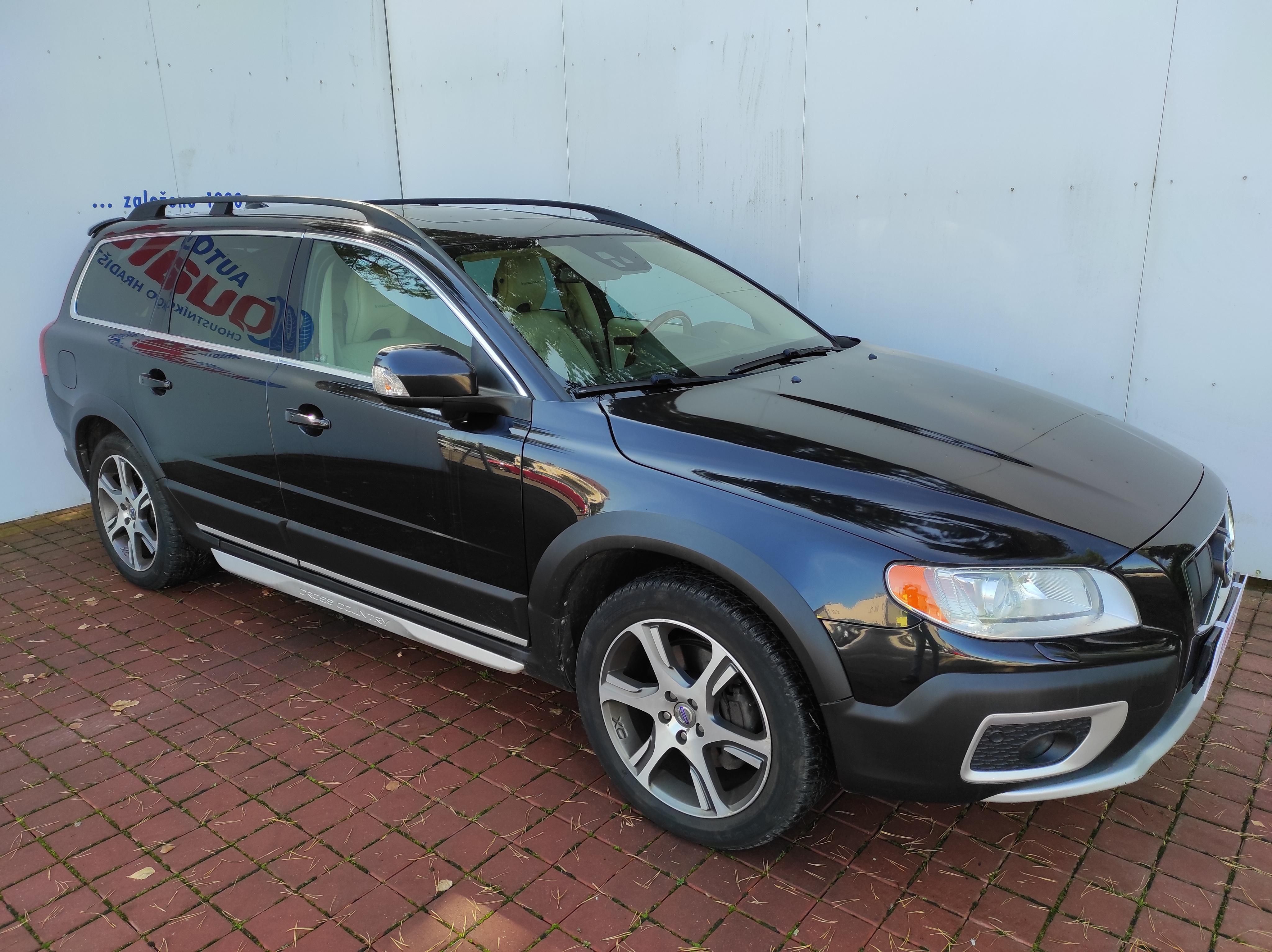 Volvo XC70, 2.4 D5 AWD INSCRIPTION, ČR,2.M - fotka 5