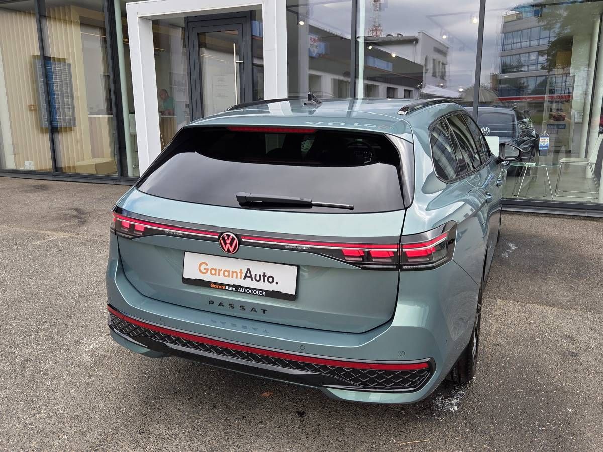 Volkswagen Passat Variant, Passat R-Line 2.0 TDI Black St - fotka 3