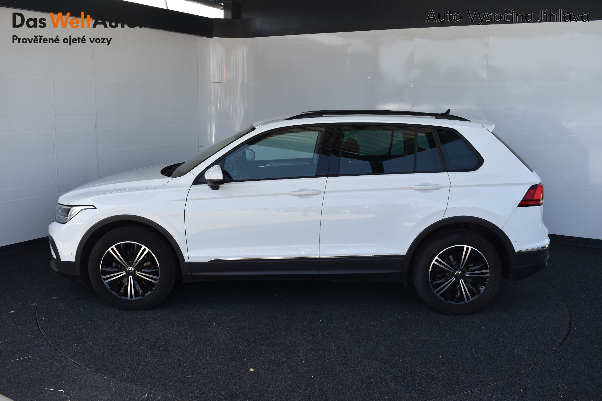 Volkswagen Tiguan, 2.0TDI 110kW LED, Manuál - fotka 3