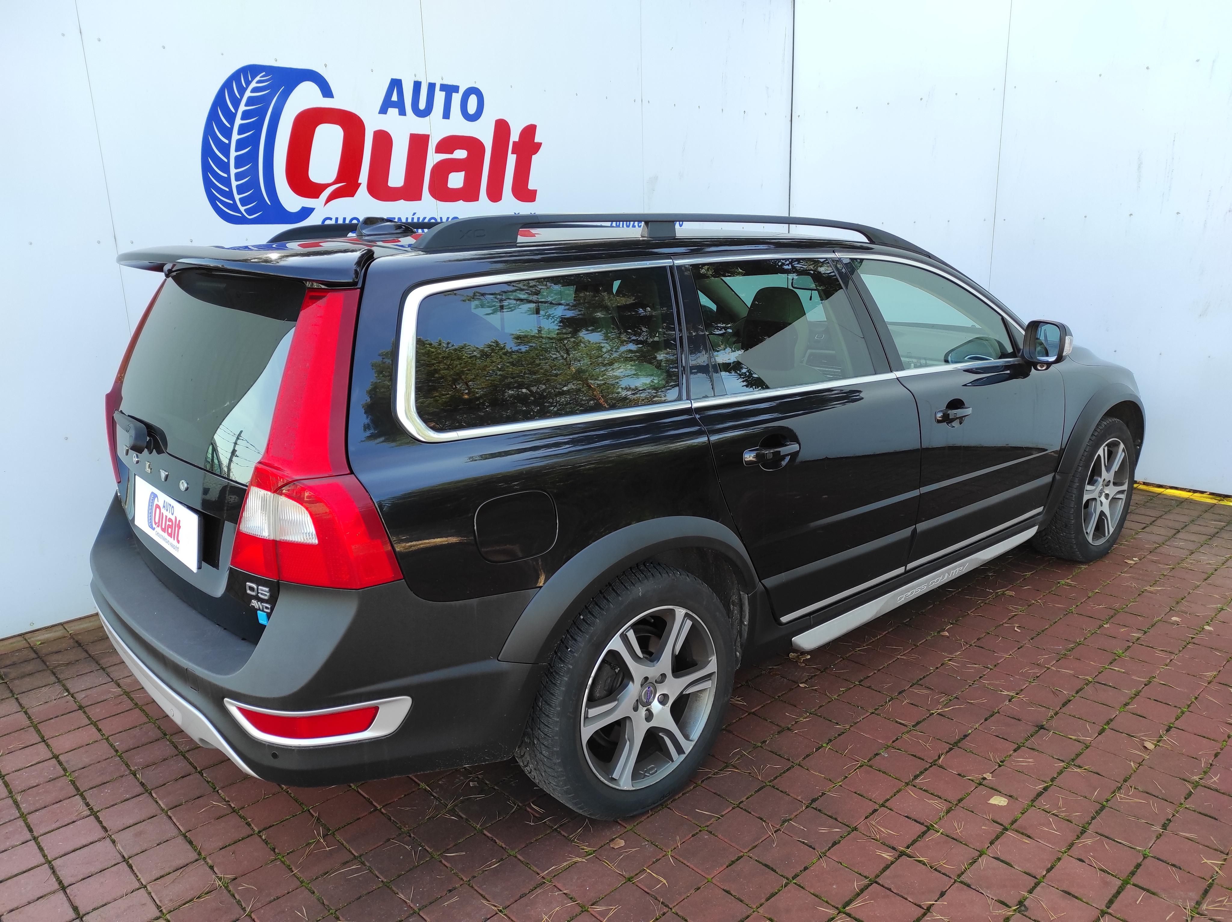 Volvo XC70, 2.4 D5 AWD INSCRIPTION, ČR,2.M - fotka 3