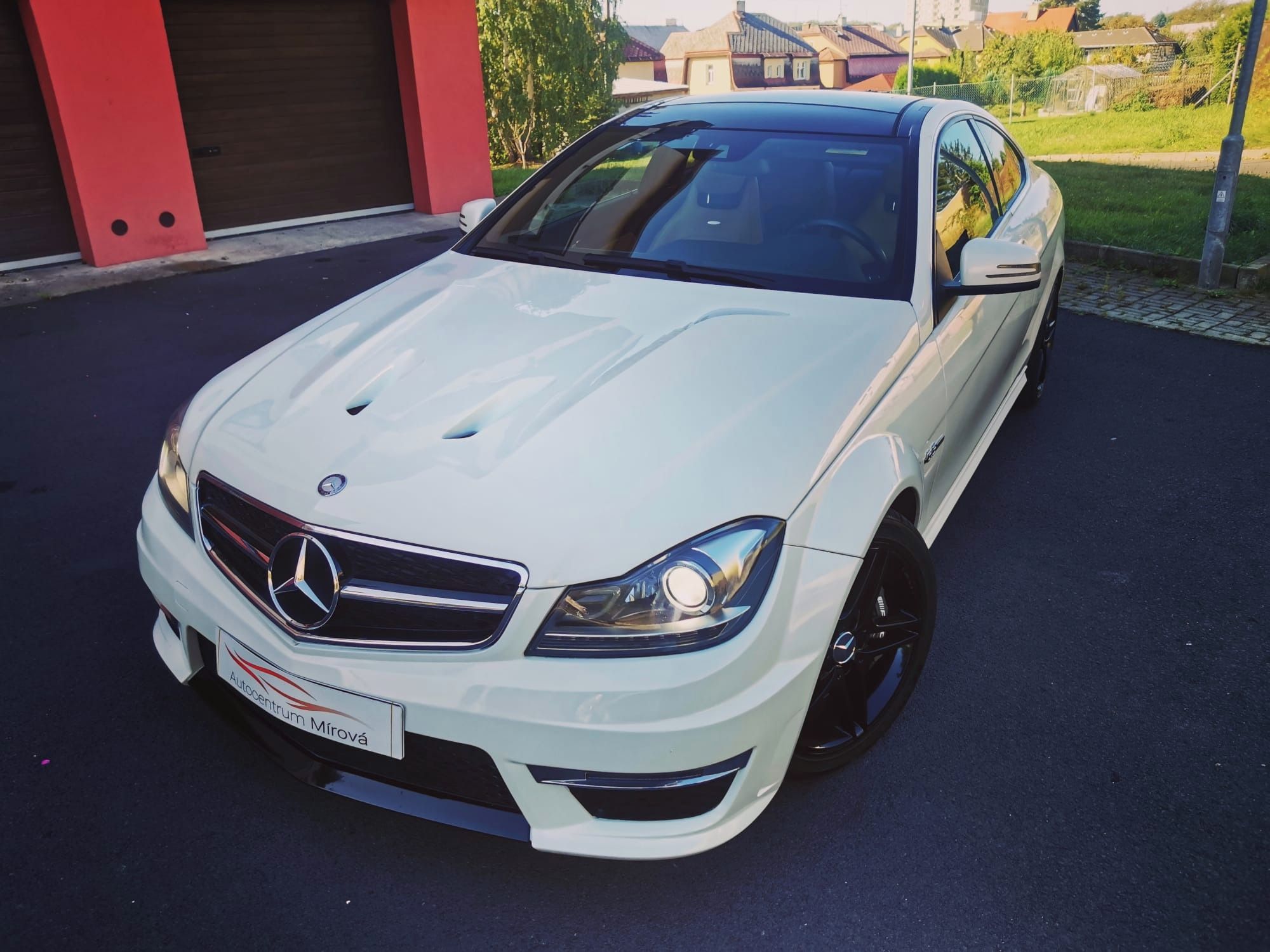 Mercedes-Benz Třídy C, C 63 AMG - fotka 3