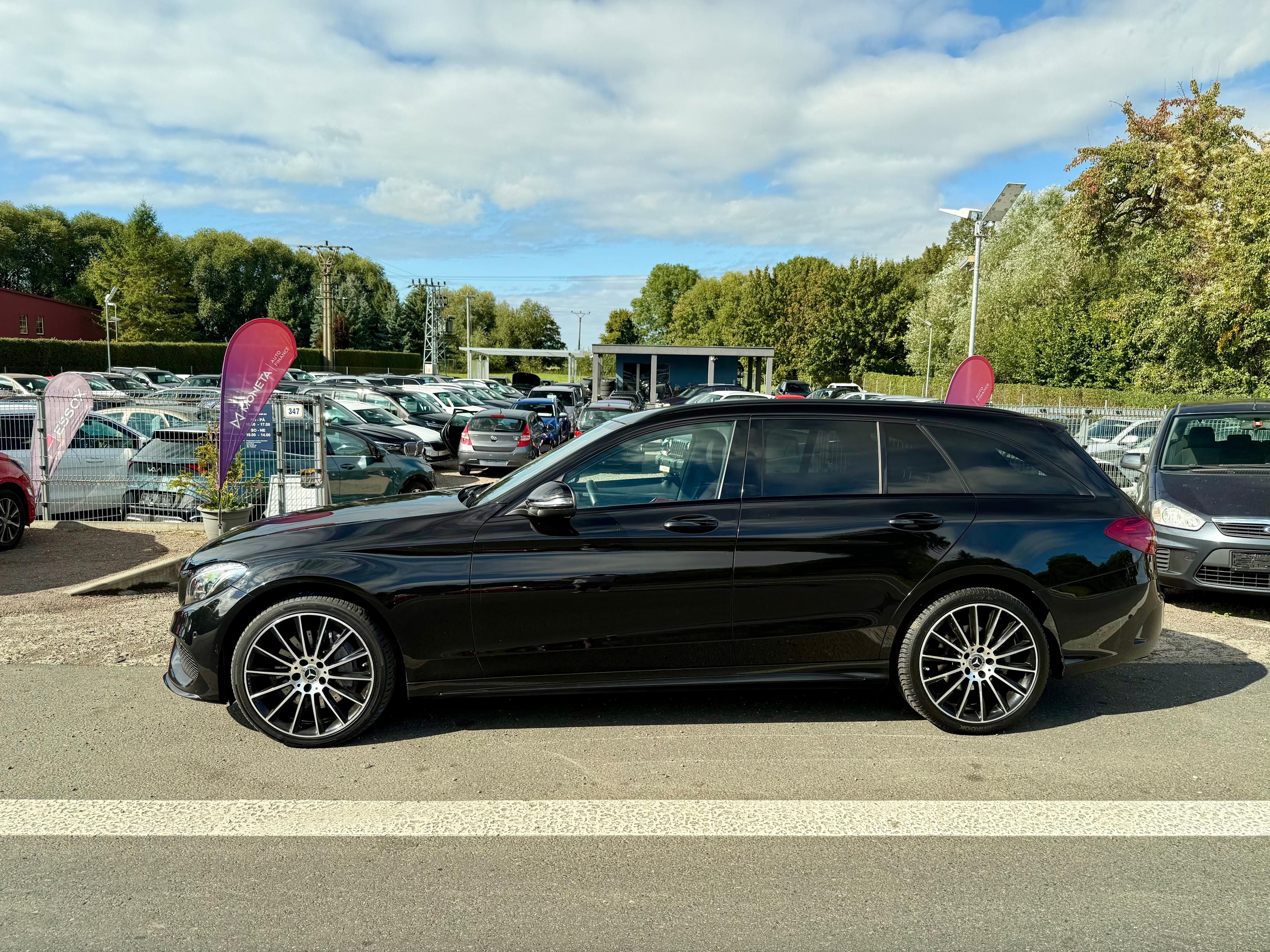 Mercedes-Benz Třídy C, 250D 4MATIC AMG ČR - fotka 2