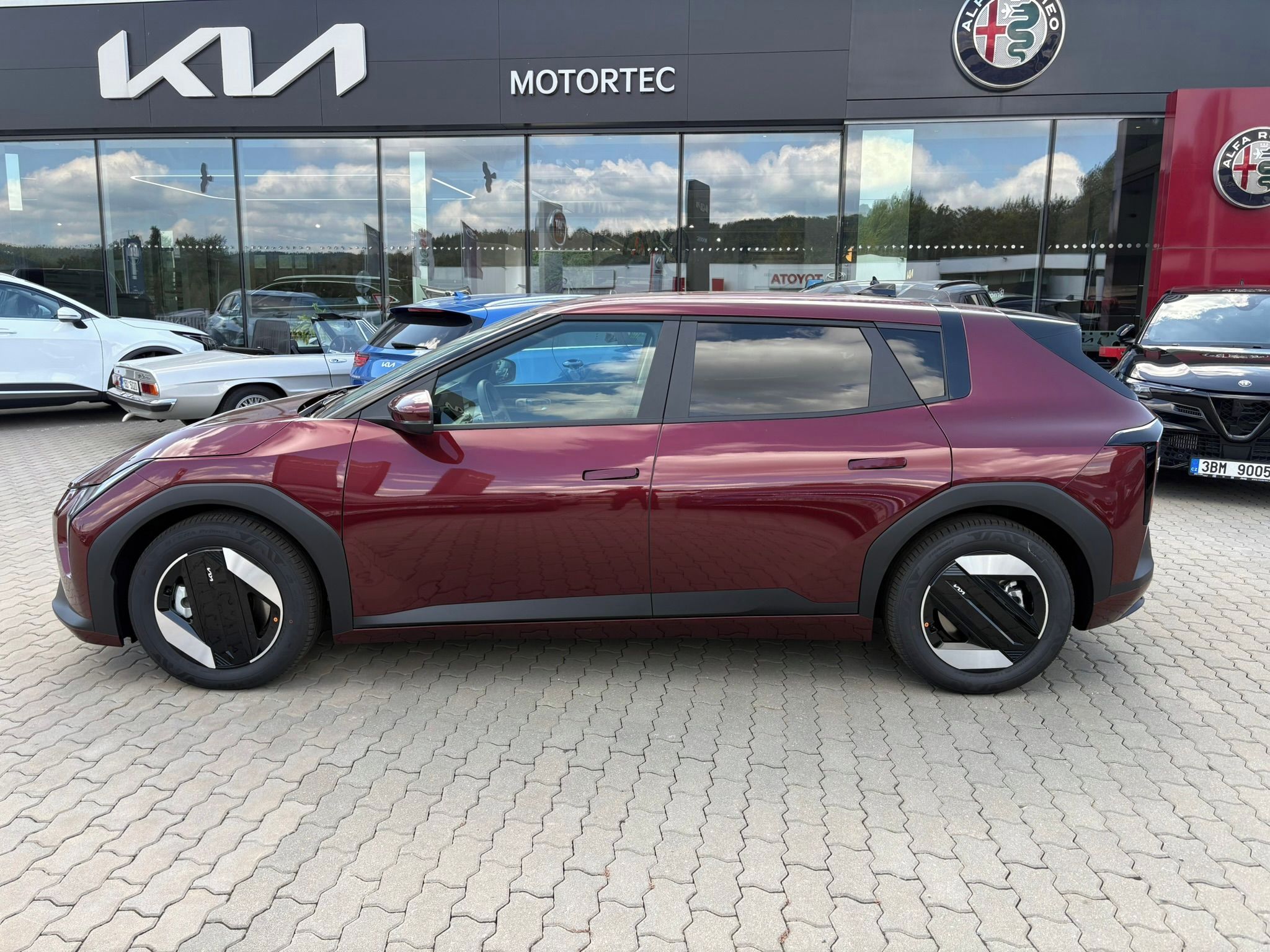 Kia EV4, 4x2 EARTH 150 KW + 81,4 KWH - fotka 4