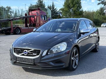 2,4 D5 R-Design,AT,AWD,Xen,Výb