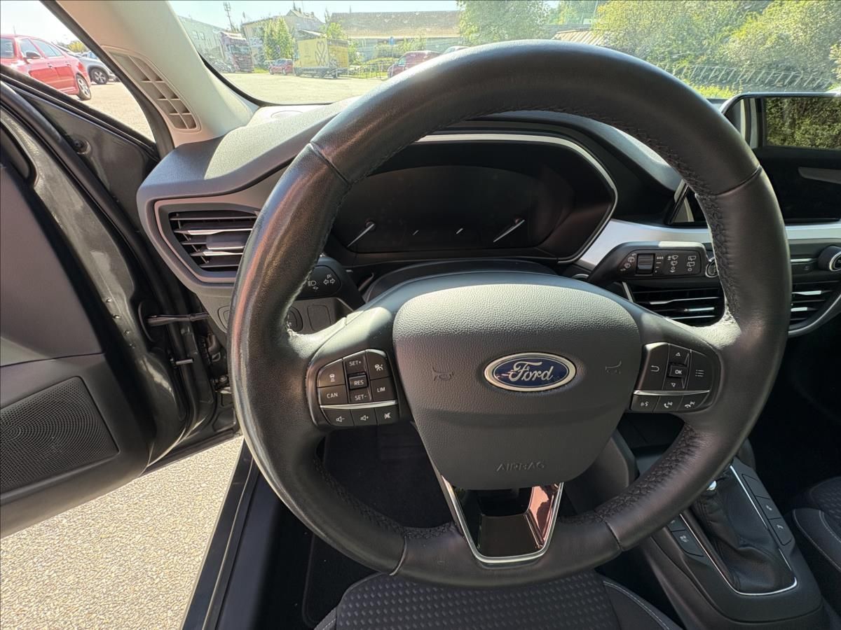 Ford Focus, 1,5 TDCi88kW Led,Nav,Kamer,ACC - fotka 6