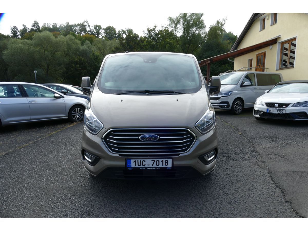 Ford Tourneo Custom, 2,0TDCI AUTOMAT TITANIUM - fotka 3